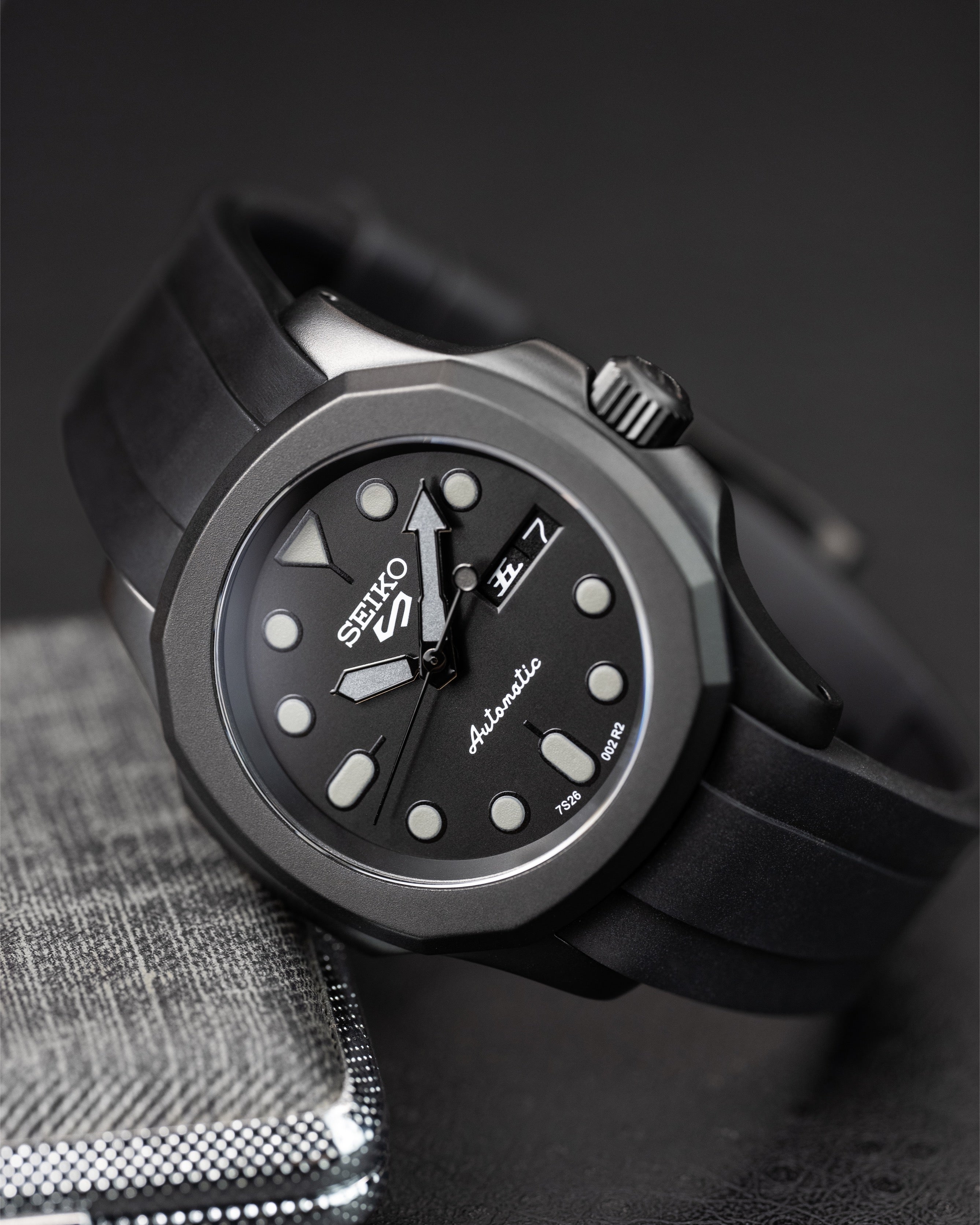 Custom Seiko 5 Mod Blackout – Watch With Matte Black Stealth Nautilus Case Black Dial With Bold Lume Markers Arrow Handset And Black Rubber Strap