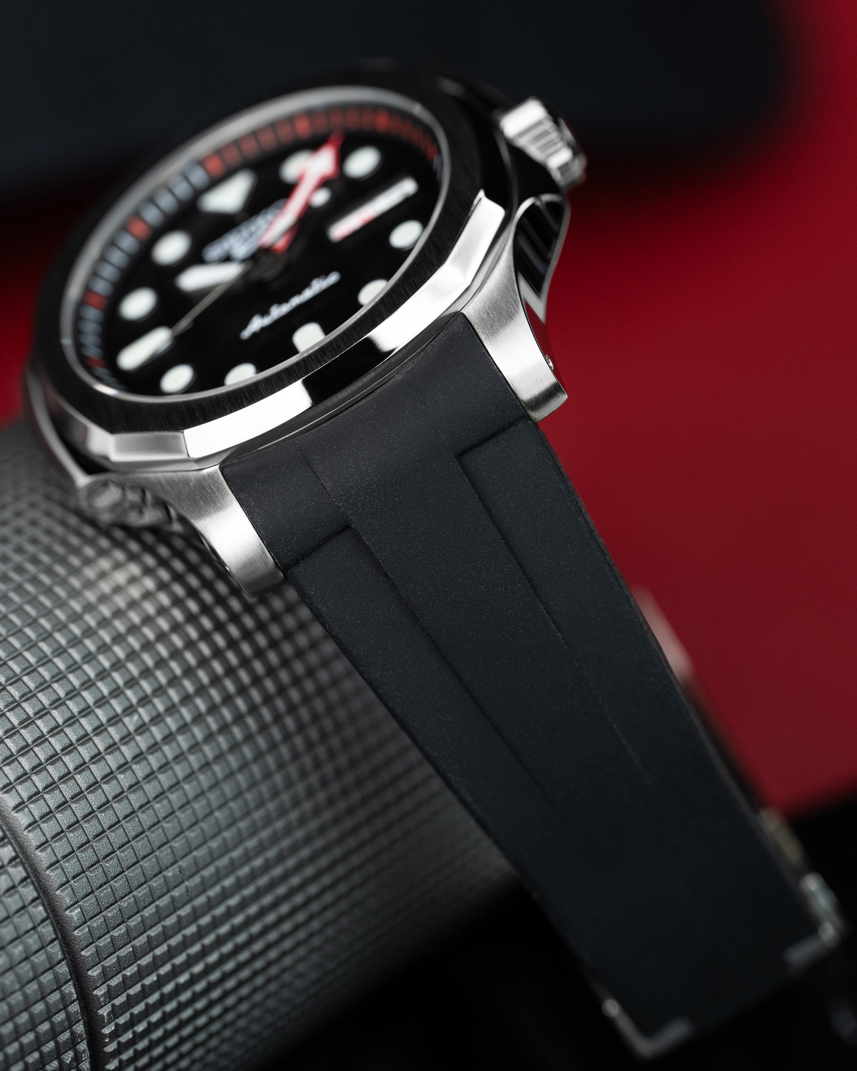Custom Seiko 5 Mod With – Black Dial Red Minute Hand And Automatic Day Date Movement Red Chapter Ring