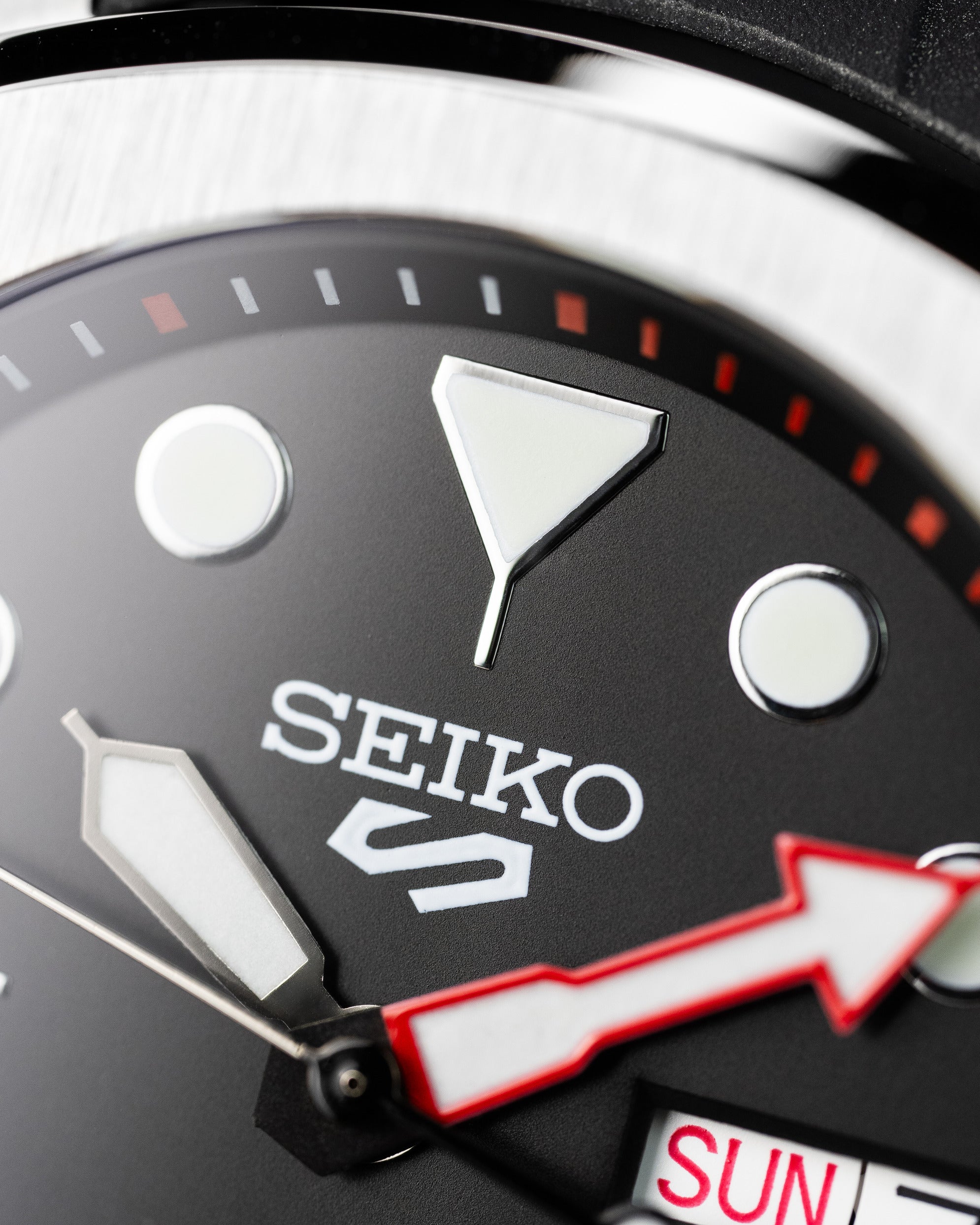 Custom Seiko 5 Mod With – Black Dial Red Minute Hand And Automatic Day Date Movement Red Chapter Ring
