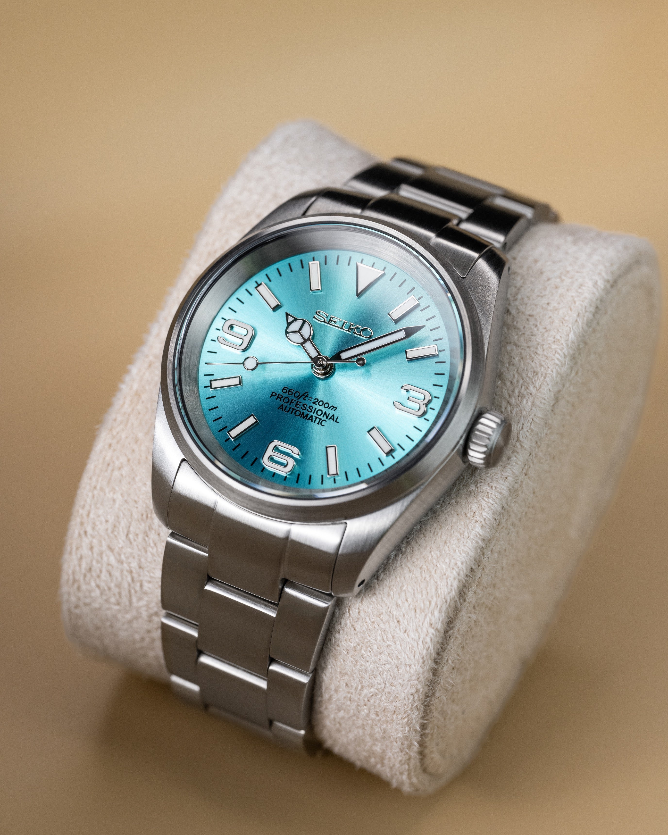 Custom Seiko Explorer-Style – Mod With Tiffany Sunburst Explorer Dial And Brushed Stainless Steel Case And Bracelet2