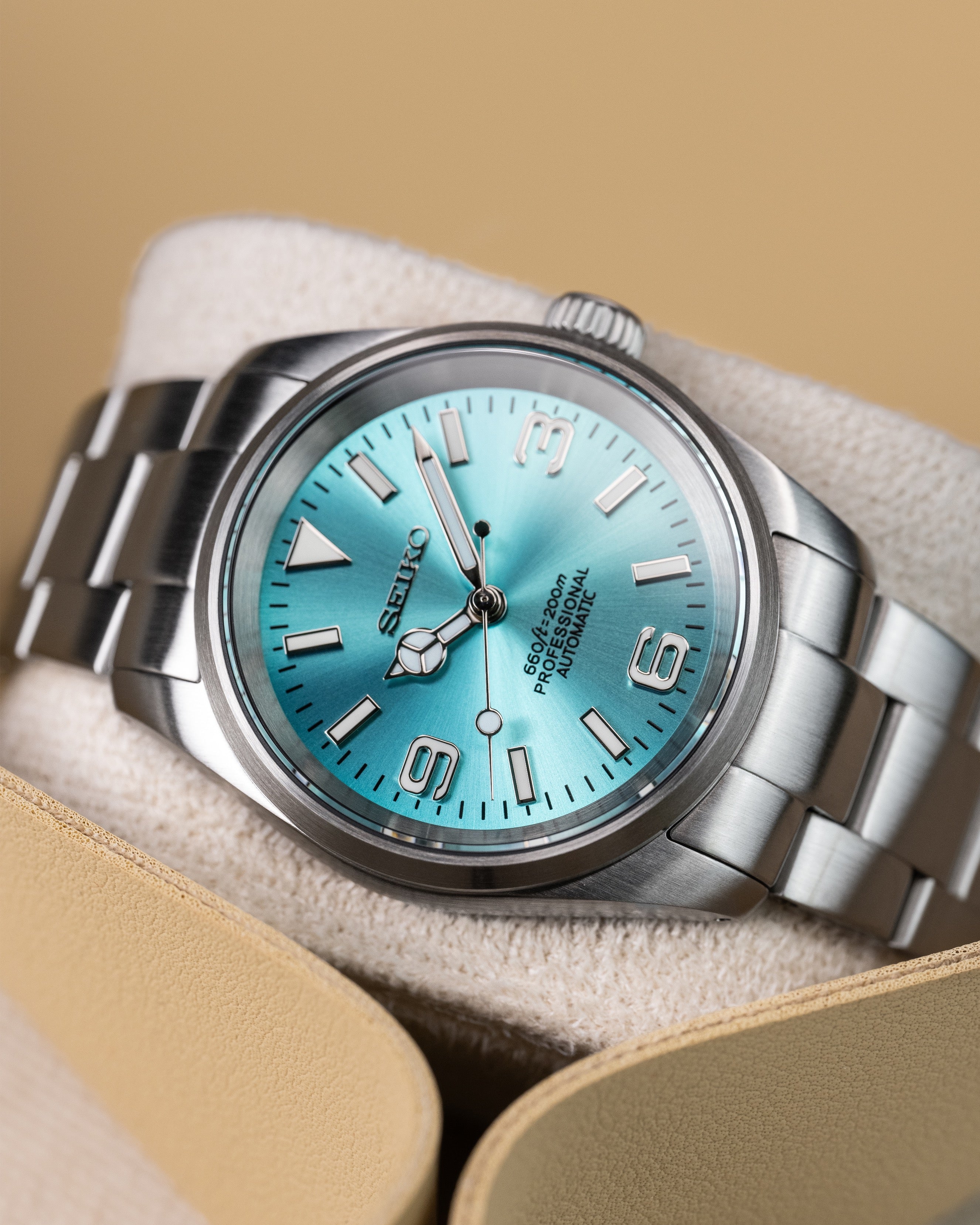 Custom Seiko Explorer-Style – Mod With Tiffany Sunburst Explorer Dial And Brushed Stainless Steel Case And Bracelet3
