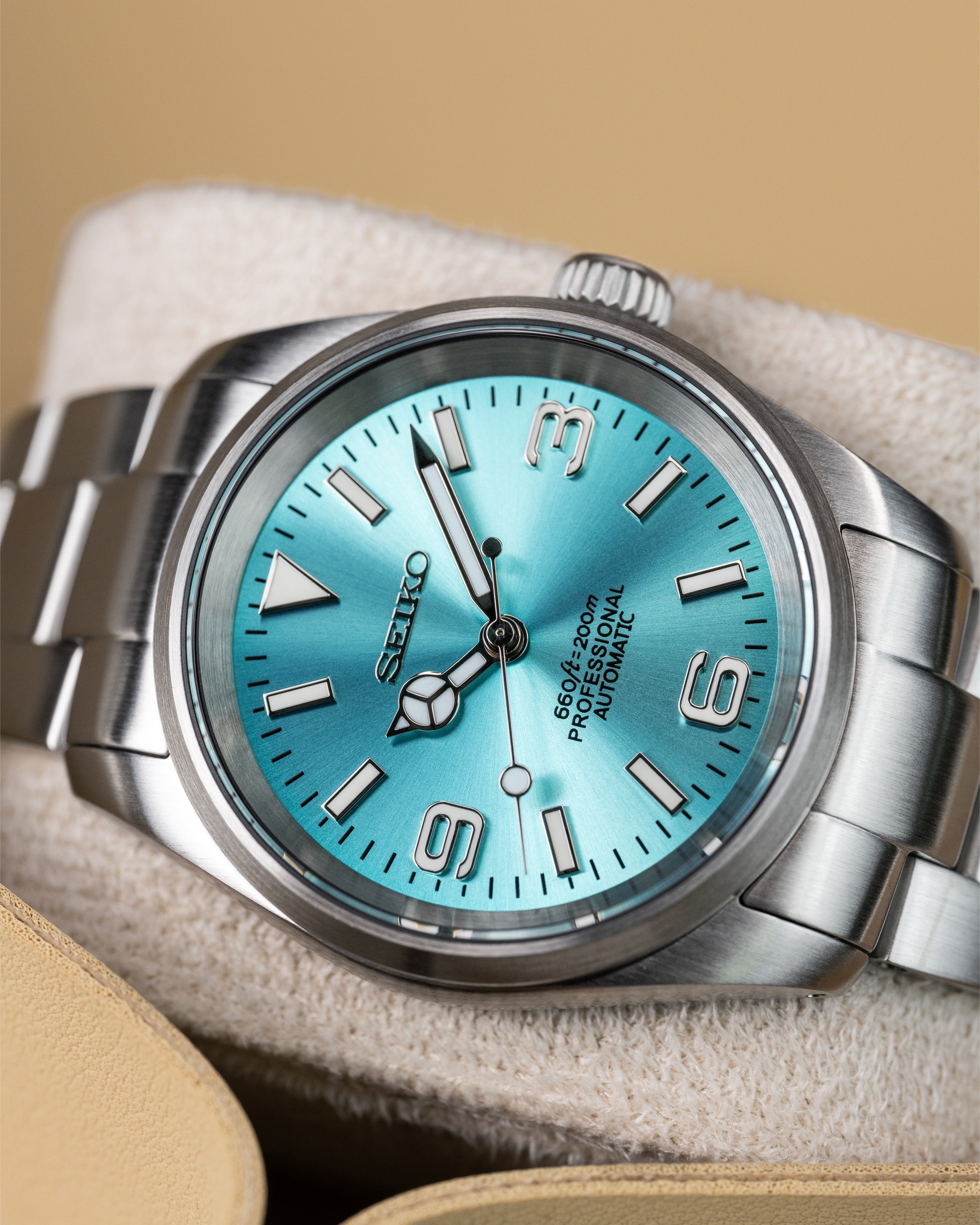 Custom Seiko Explorer-Style – Mod With Tiffany Sunburst Explorer Dial And Brushed Stainless Steel Case And Bracelet4