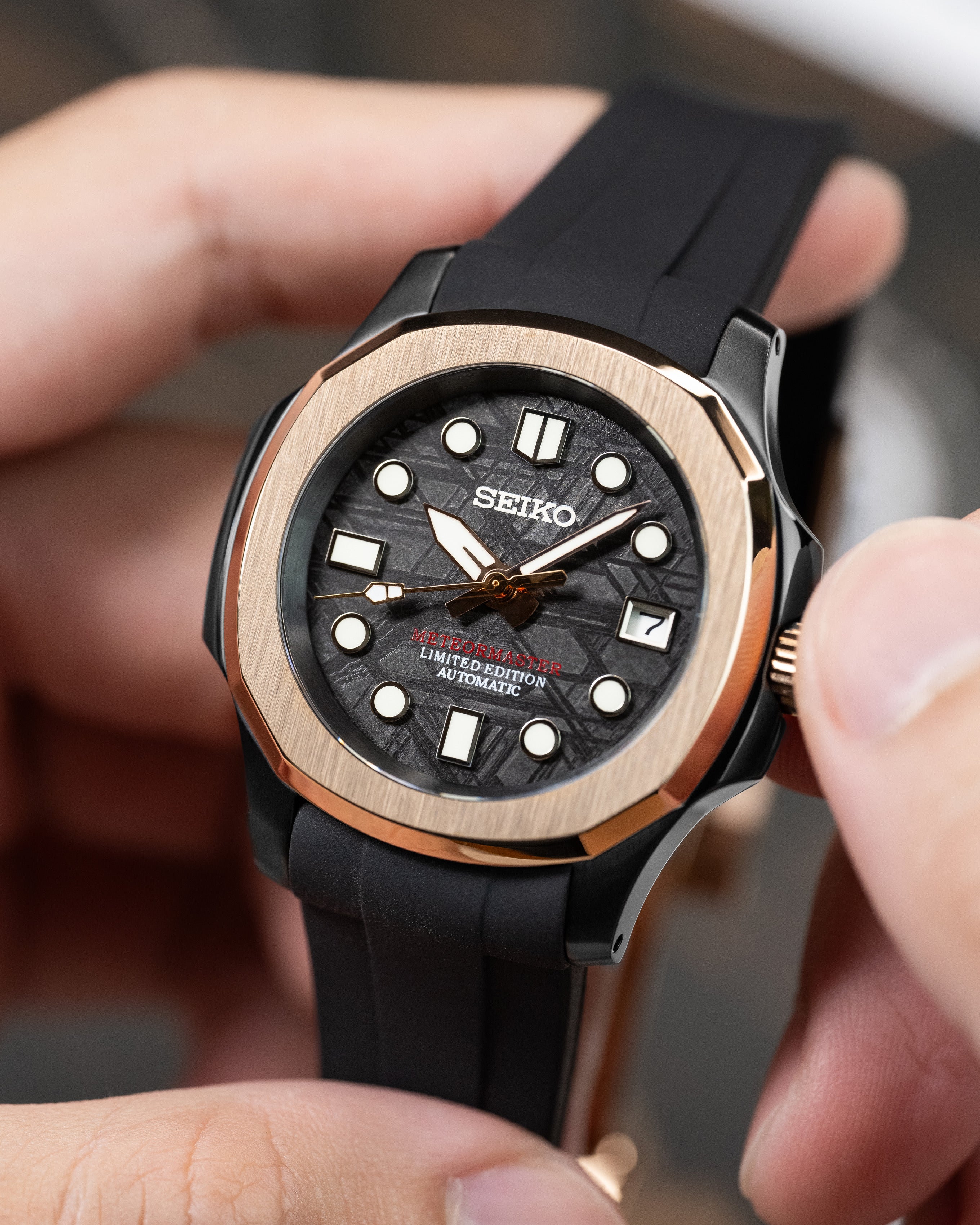 Custom Seiko Meteor – Master Limited Edition Mod With Meteorite Dial Rose Gold Bezel Black Case Rose Gold Crown Black Rubber Strap Rose Gold Clasp4