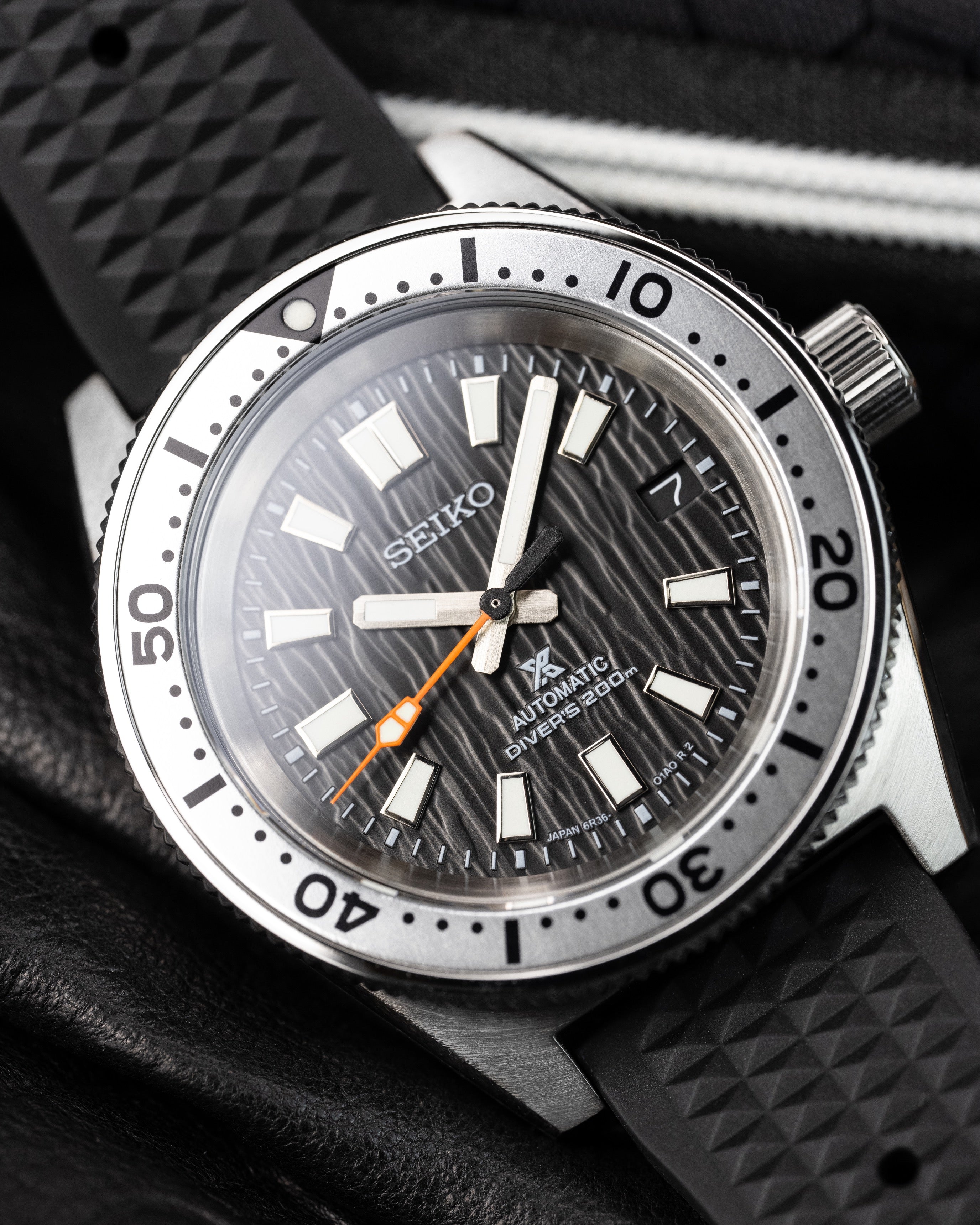 Custom Seiko Mod 62MAS Case – Black Birch Dial Waffle Rubber Strap