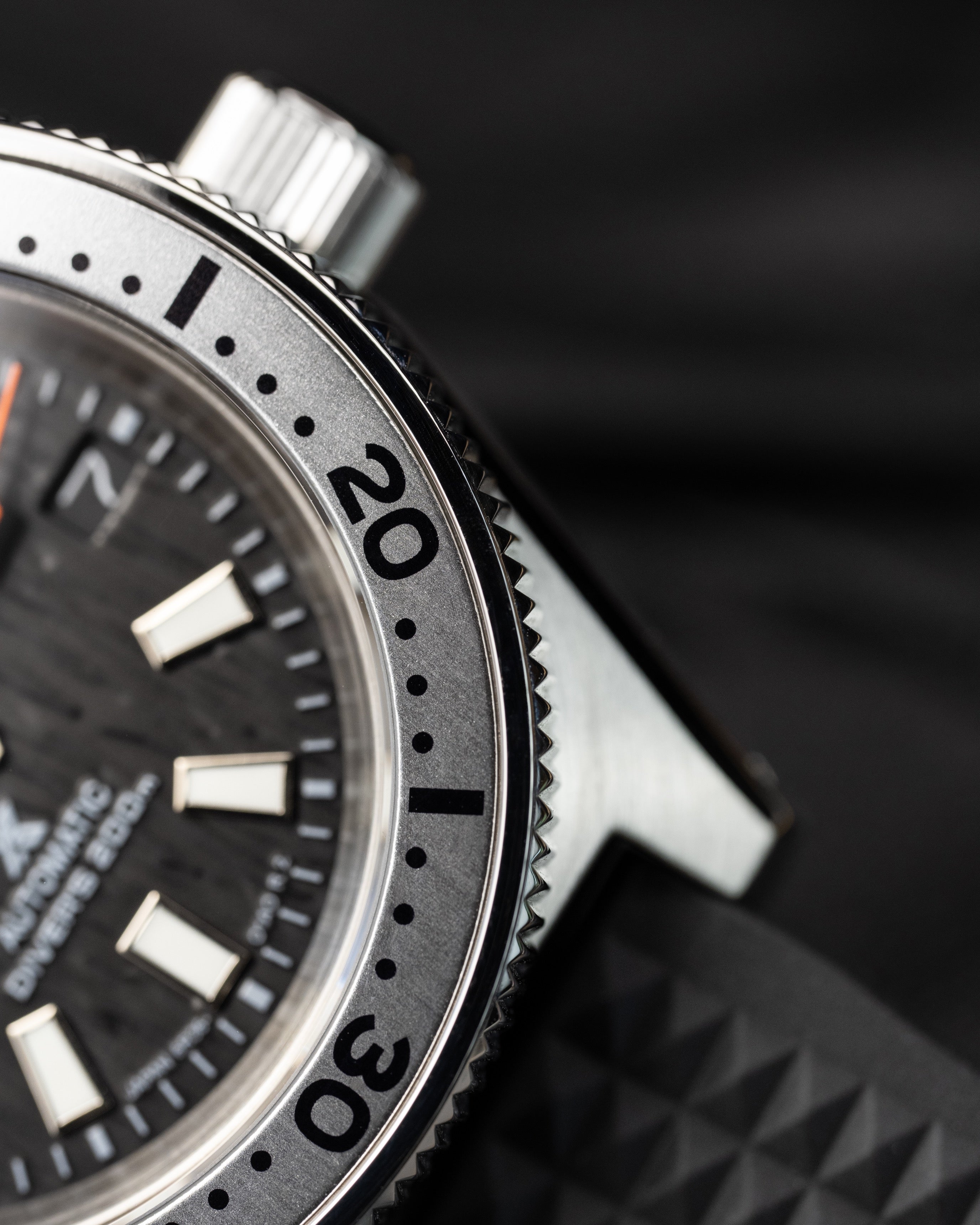 Custom Seiko Mod 62MAS Case – Black Birch Dial Waffle Rubber Strap