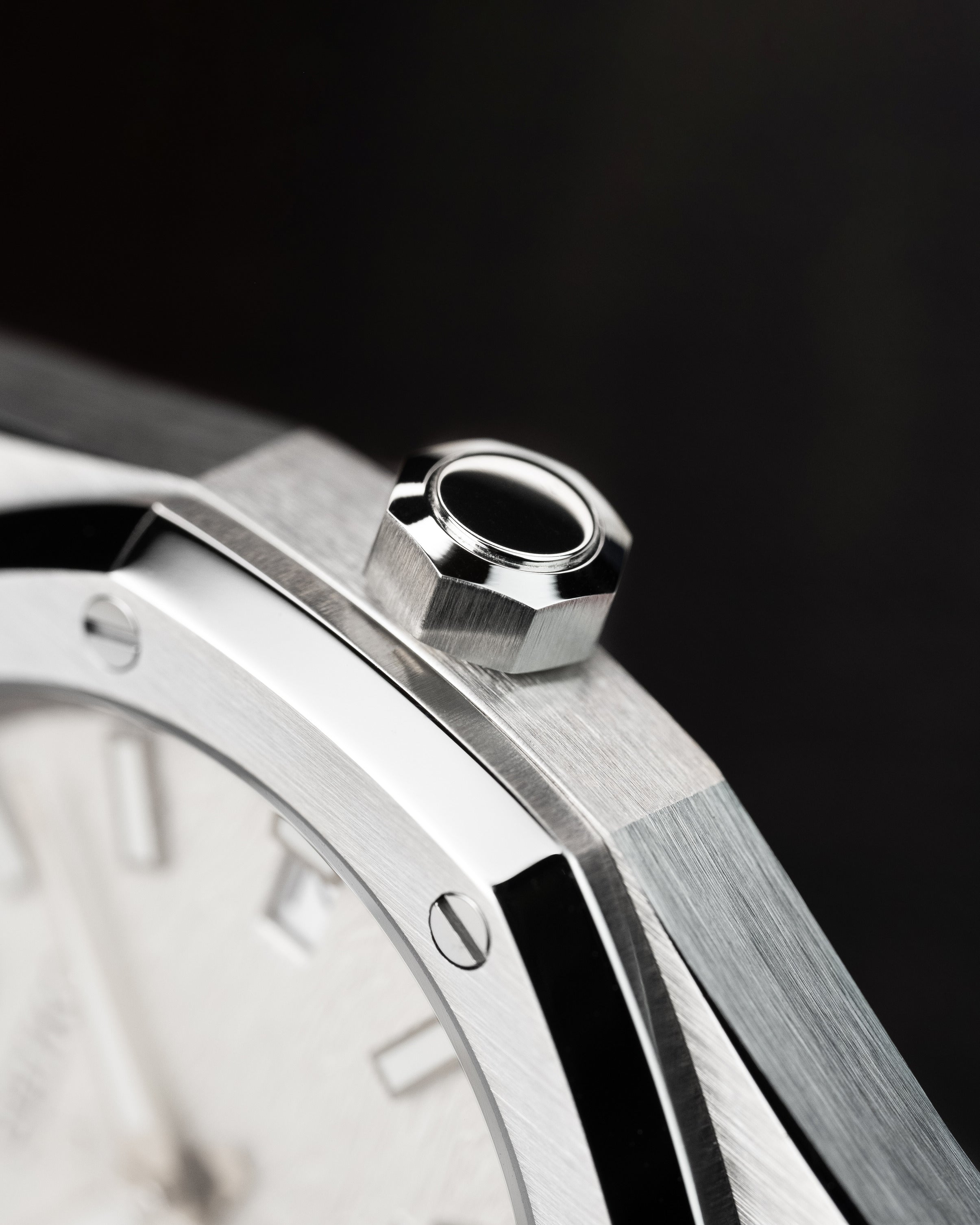Custom Seiko Mod – AP Royal Oak Wave White Textured Dial Red Rubber Strap Brushed Steel Octagonal Case Red Rubber Strap