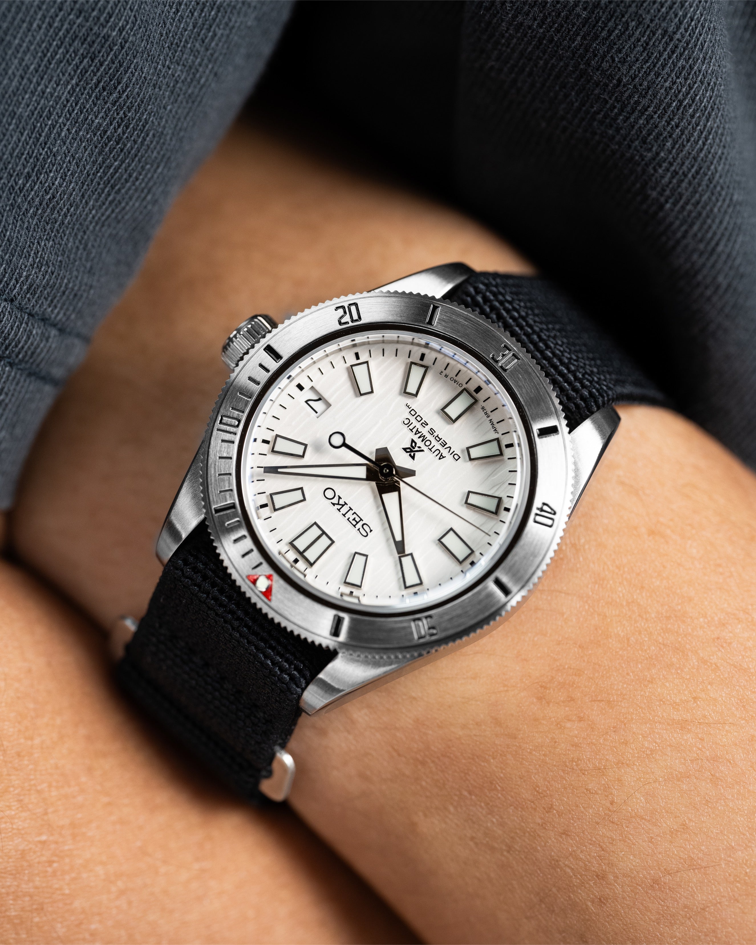 Custom Seiko Mod – Birch Dial Black Bay 58 Case Parachute Strap