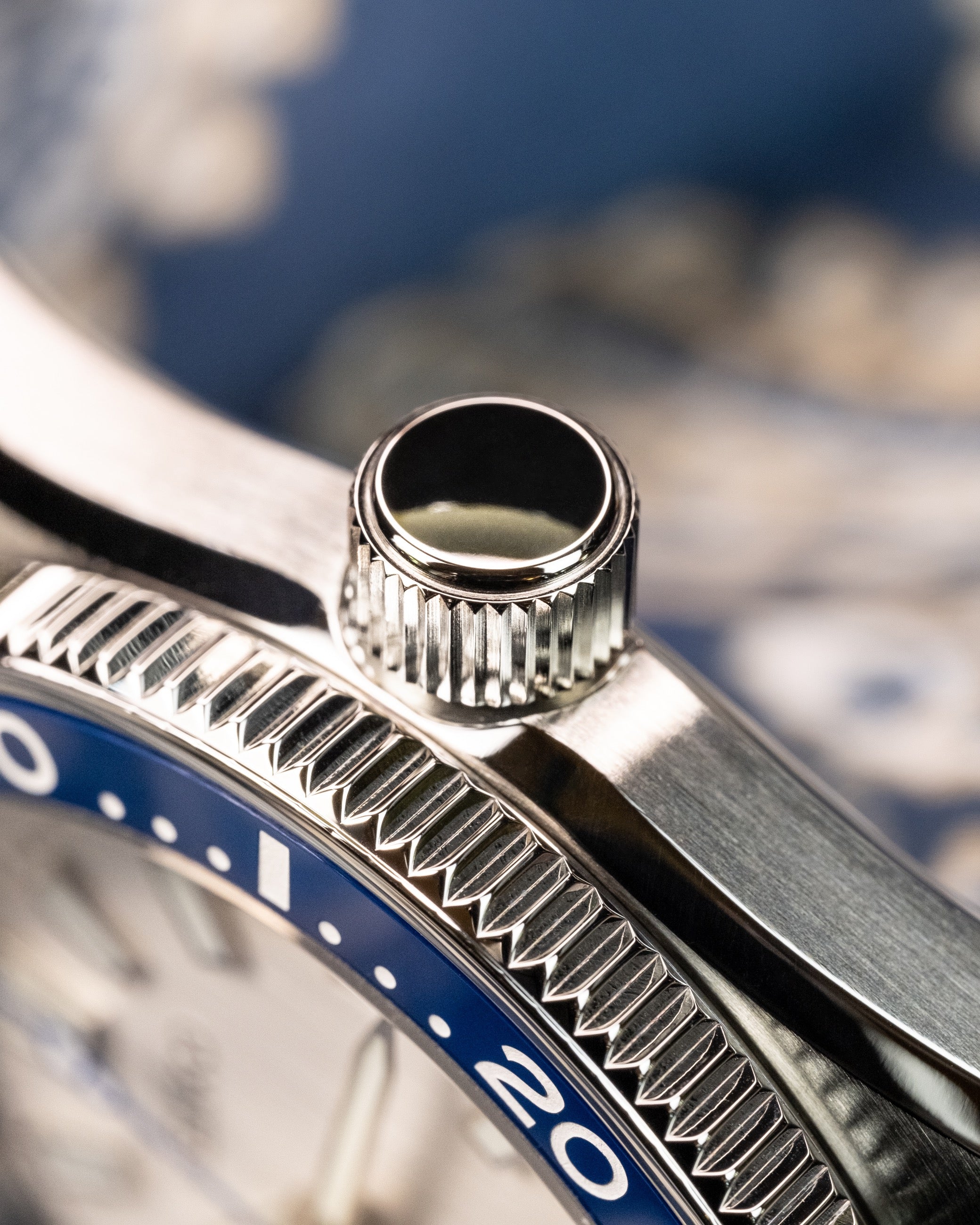 Custom Seiko Mod – Divers Watch With 62MAS Brushed Case Blue Bezel White Birch Textured Dial And Tropic Blue Rubber Strap