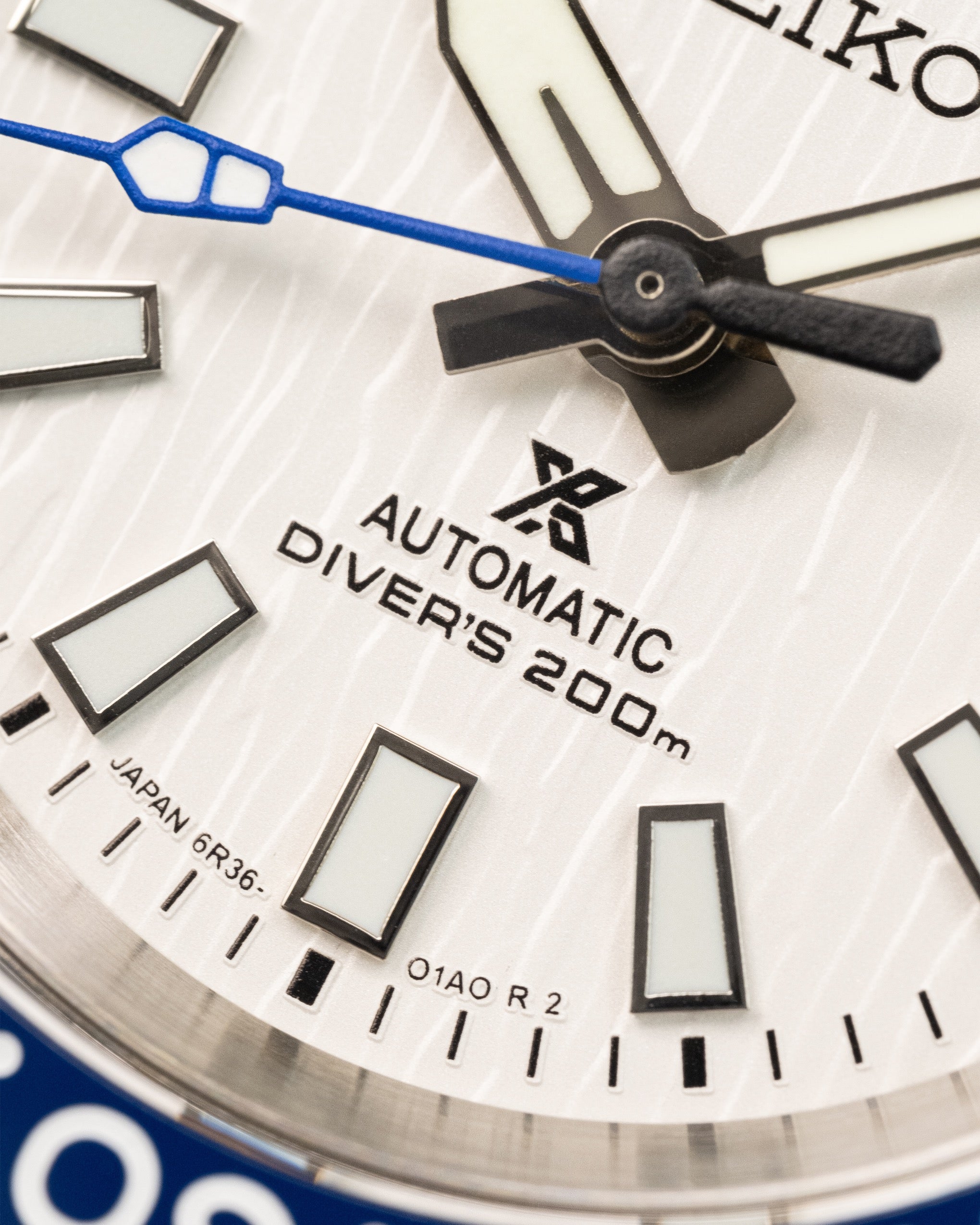 Custom Seiko Mod – Divers Watch With 62MAS Brushed Case Blue Bezel White Birch Textured Dial And Tropic Blue Rubber Strap