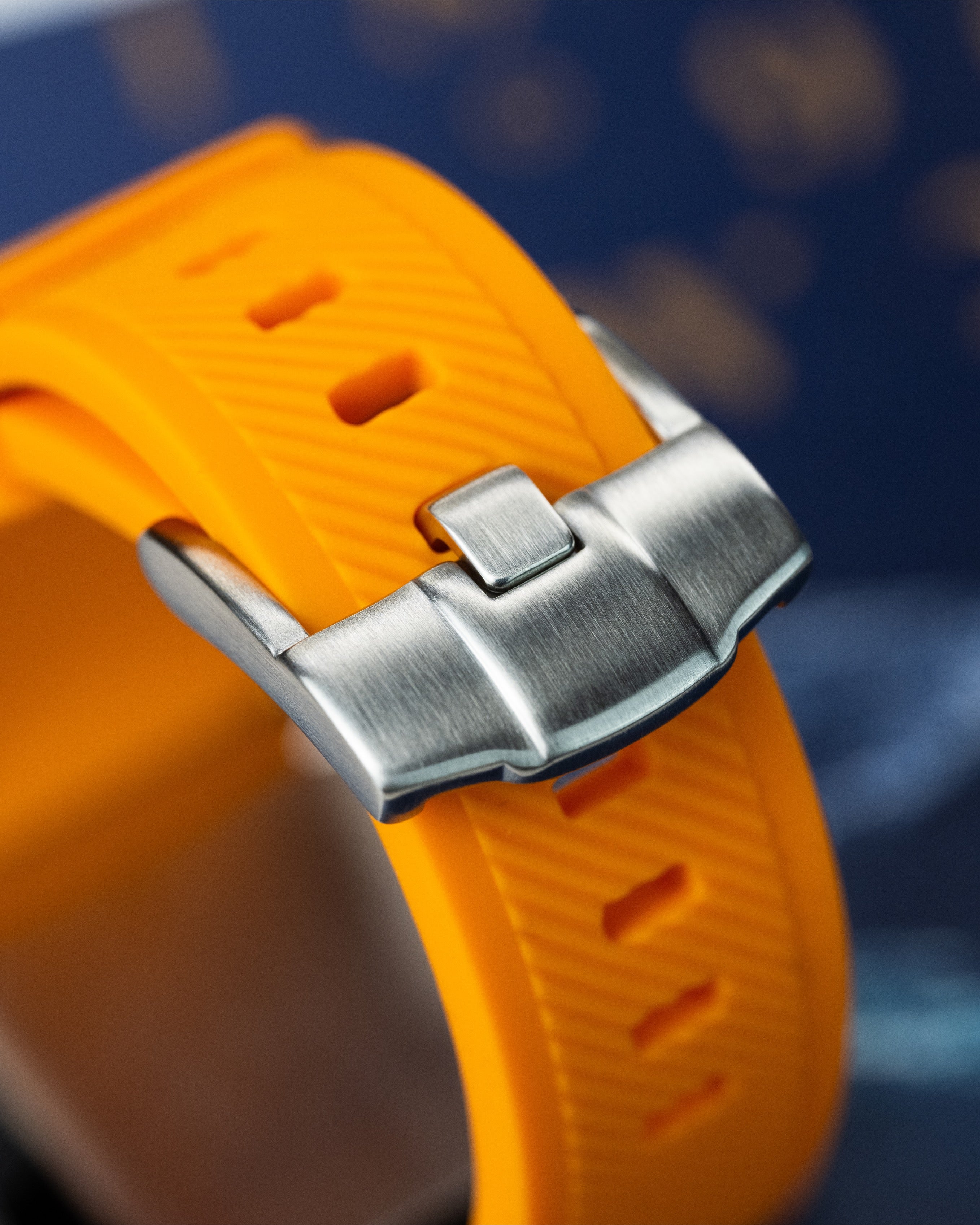 Custom Seiko Mod – Grey Dial Orange Strap Square Case