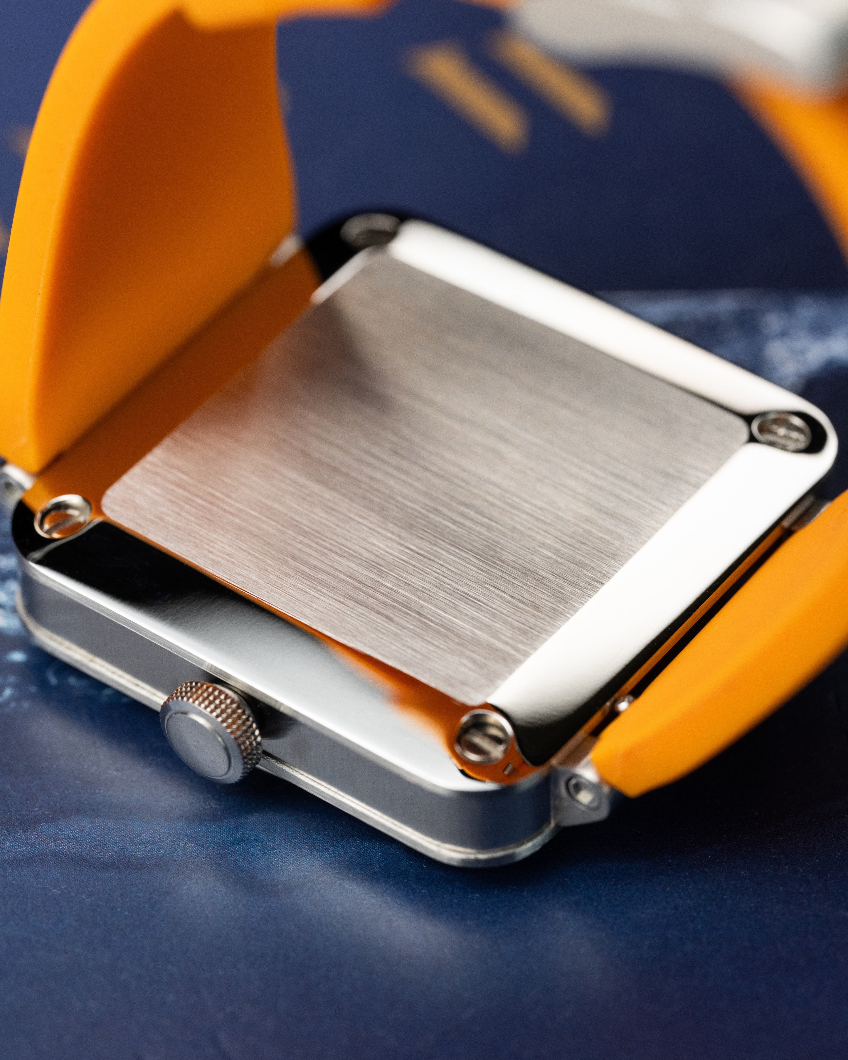 Custom Seiko Mod – Grey Dial Orange Strap Square Case