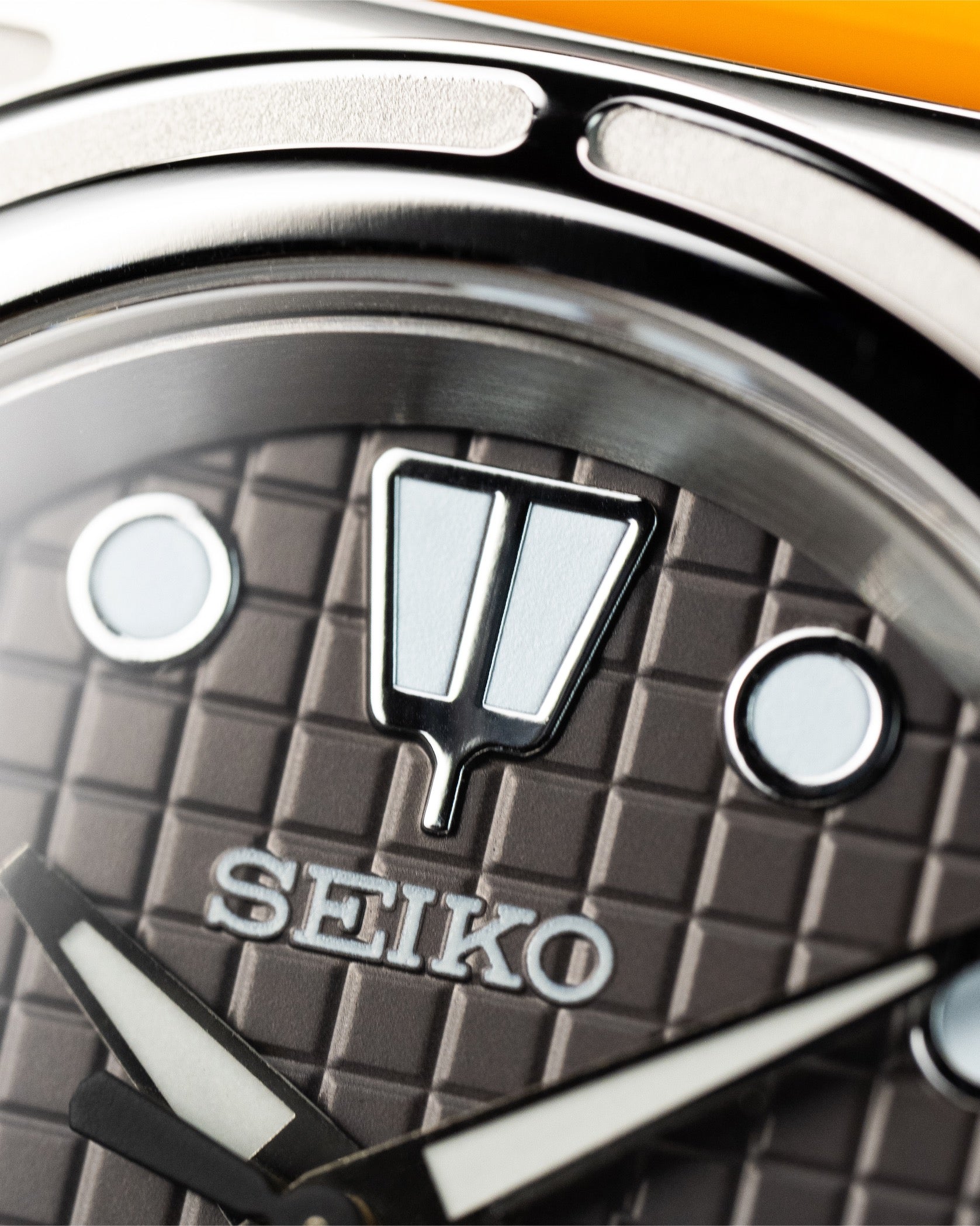 Custom Seiko Mod – Grey Dial Orange Strap Square Case