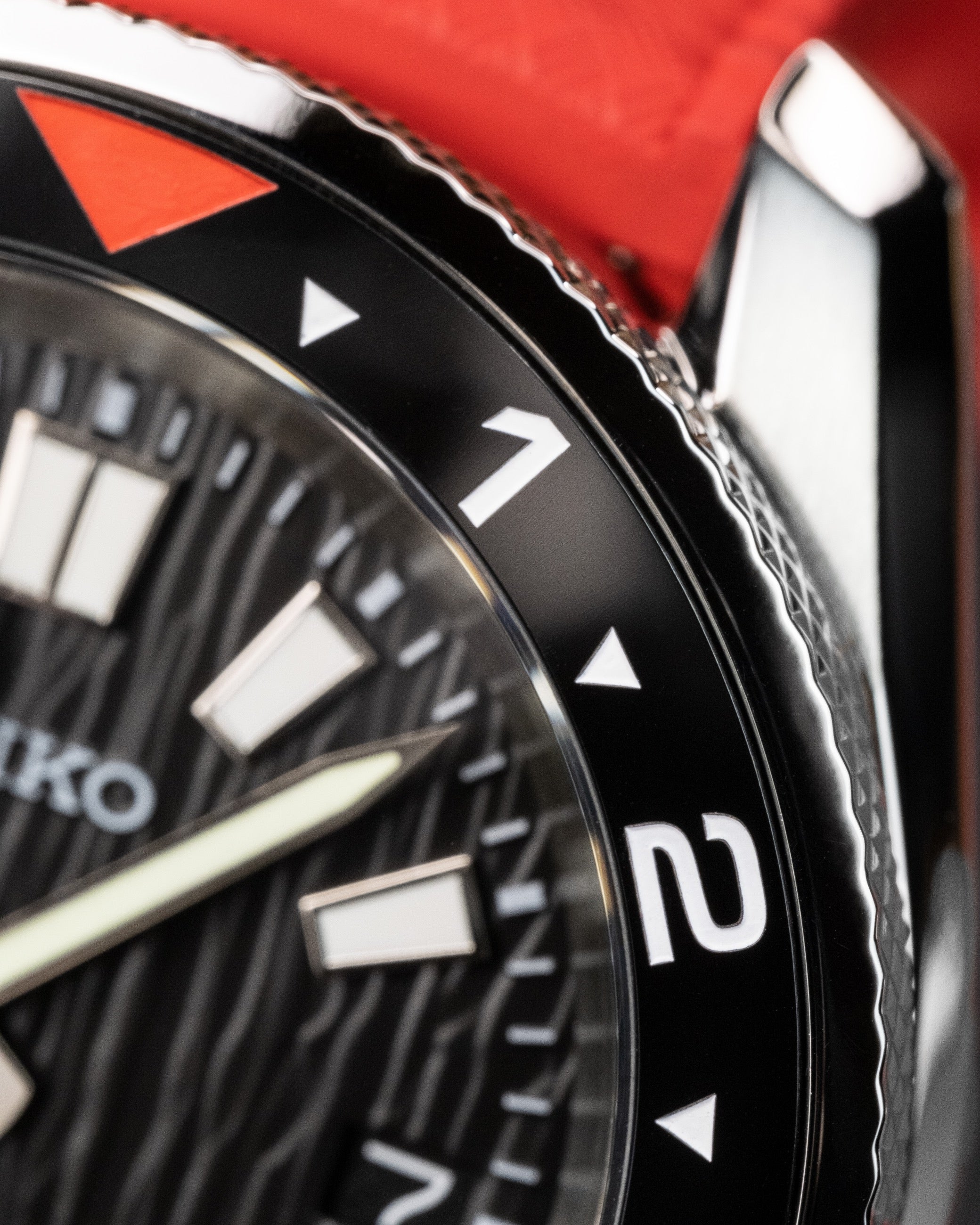 Custom Seiko Mod – MM300 Case Black Birch Dial Red Tropic Strap