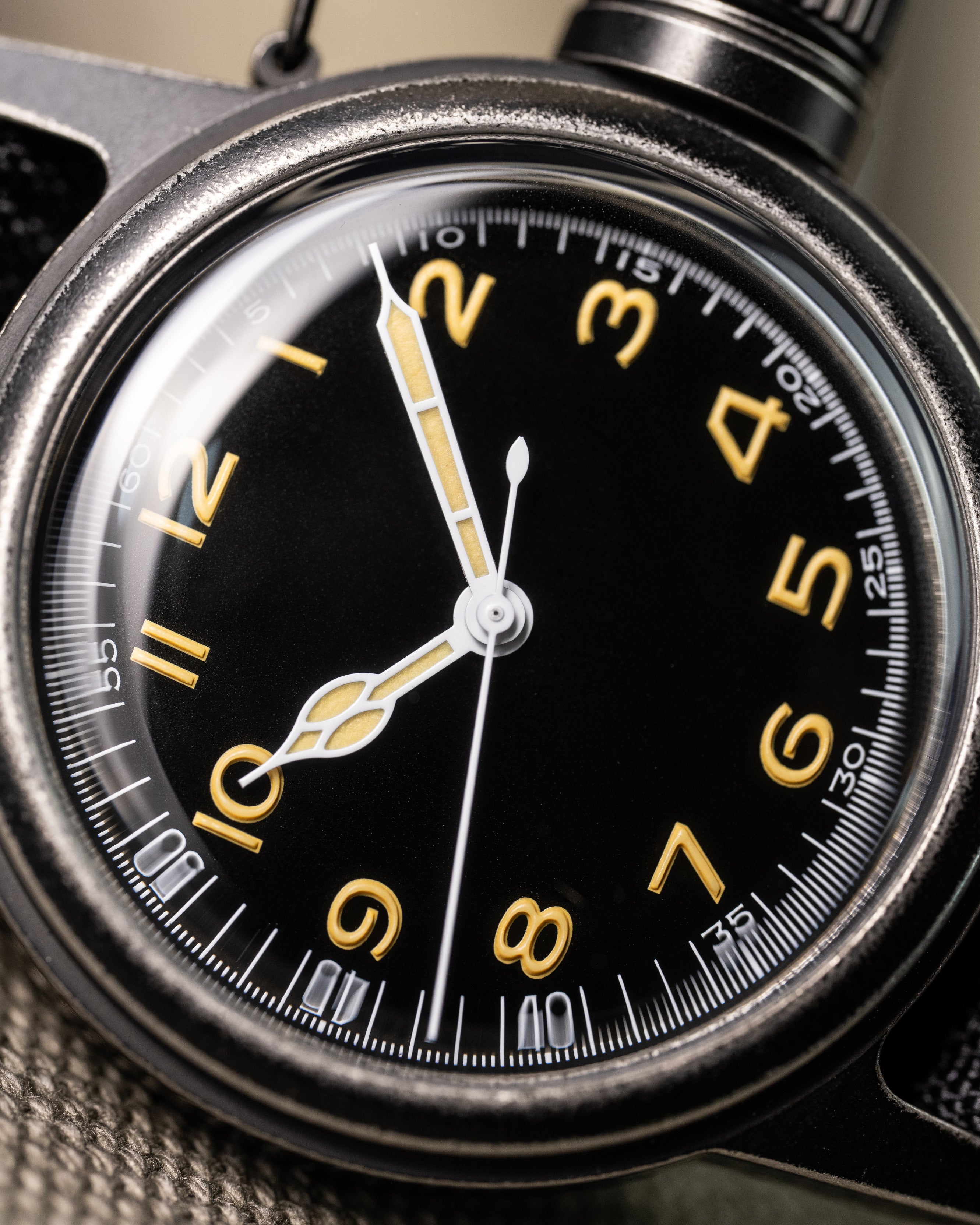 Custom Seiko Mod – Military Dive Watch Inspired By1951Elgin Udt Frogman Matte Black Canteen-Style Case Gilt Numerals10