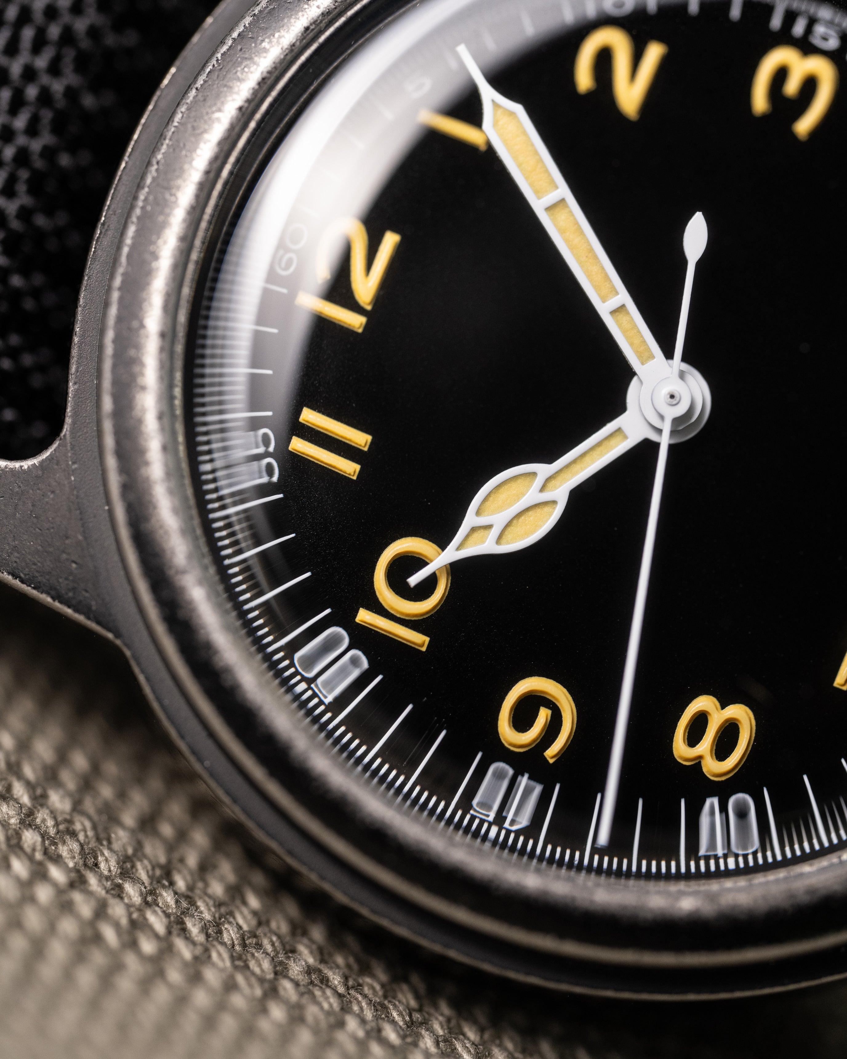 Custom Seiko Mod – Military Dive Watch Inspired By1951Elgin Udt Frogman Matte Black Canteen-Style Case Gilt Numerals14