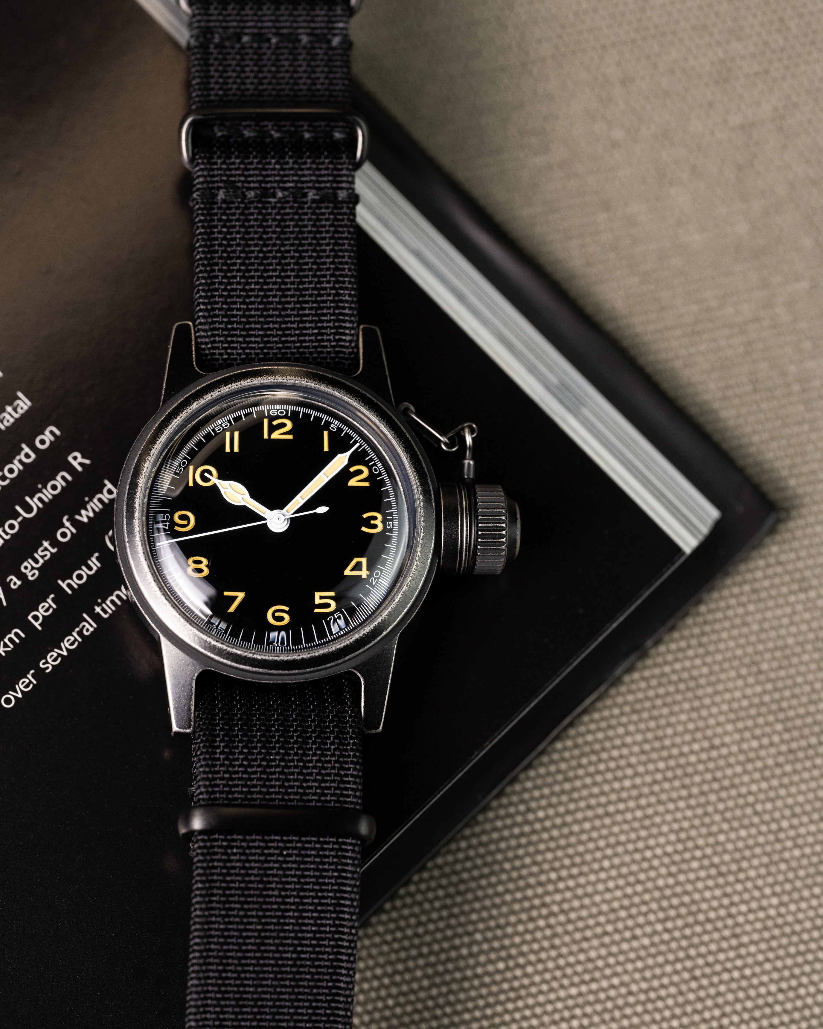 Custom Seiko Mod – Military Dive Watch Inspired By1951Elgin Udt Frogman Matte Black Canteen-Style Case Gilt Numerals2