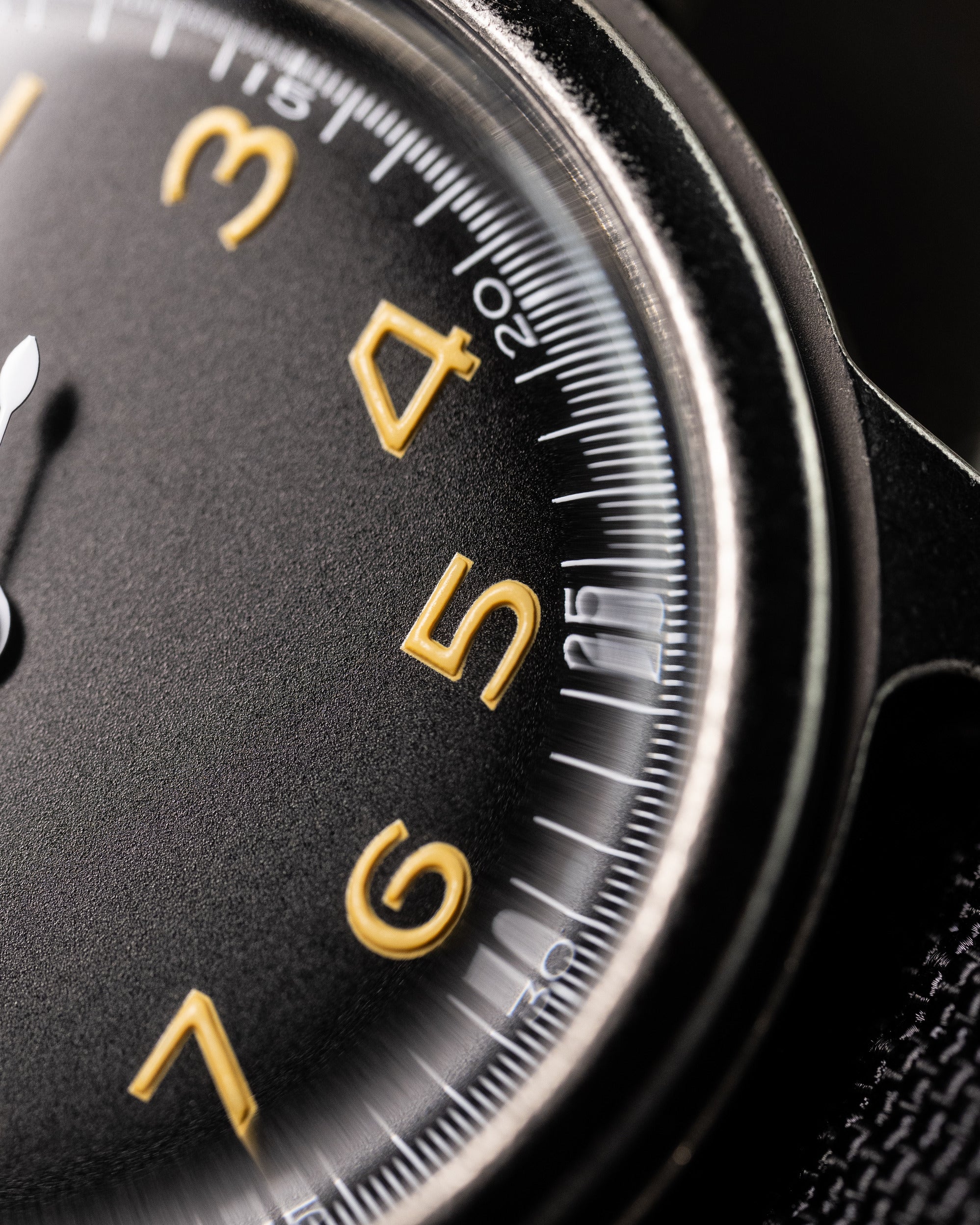 Custom Seiko Mod – Military Dive Watch Inspired By1951Elgin Udt Frogman Matte Black Canteen-Style Case Gilt Numerals4