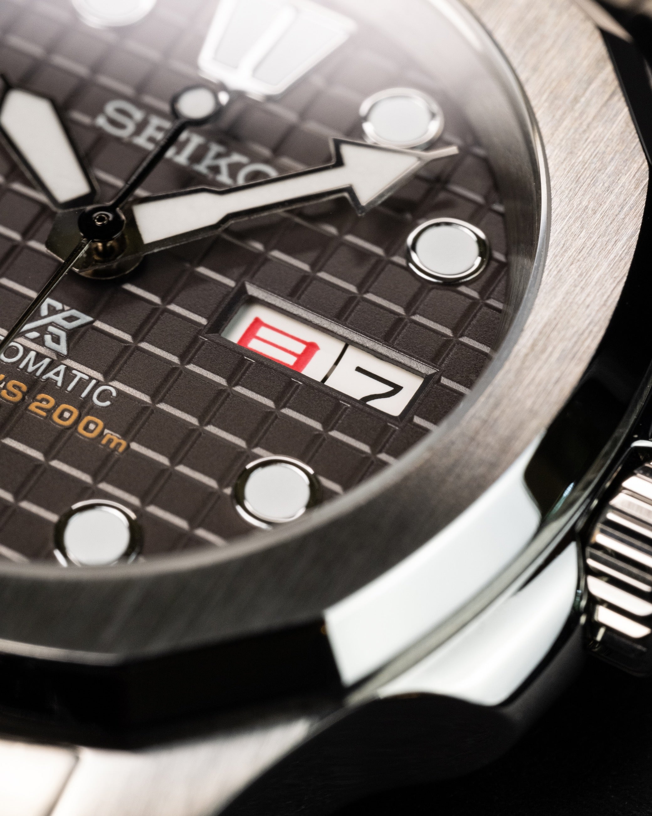 Custom Seiko Mod – Nautilus Case Grey Waffle Dial Orange Details Stainless Steel Strap8