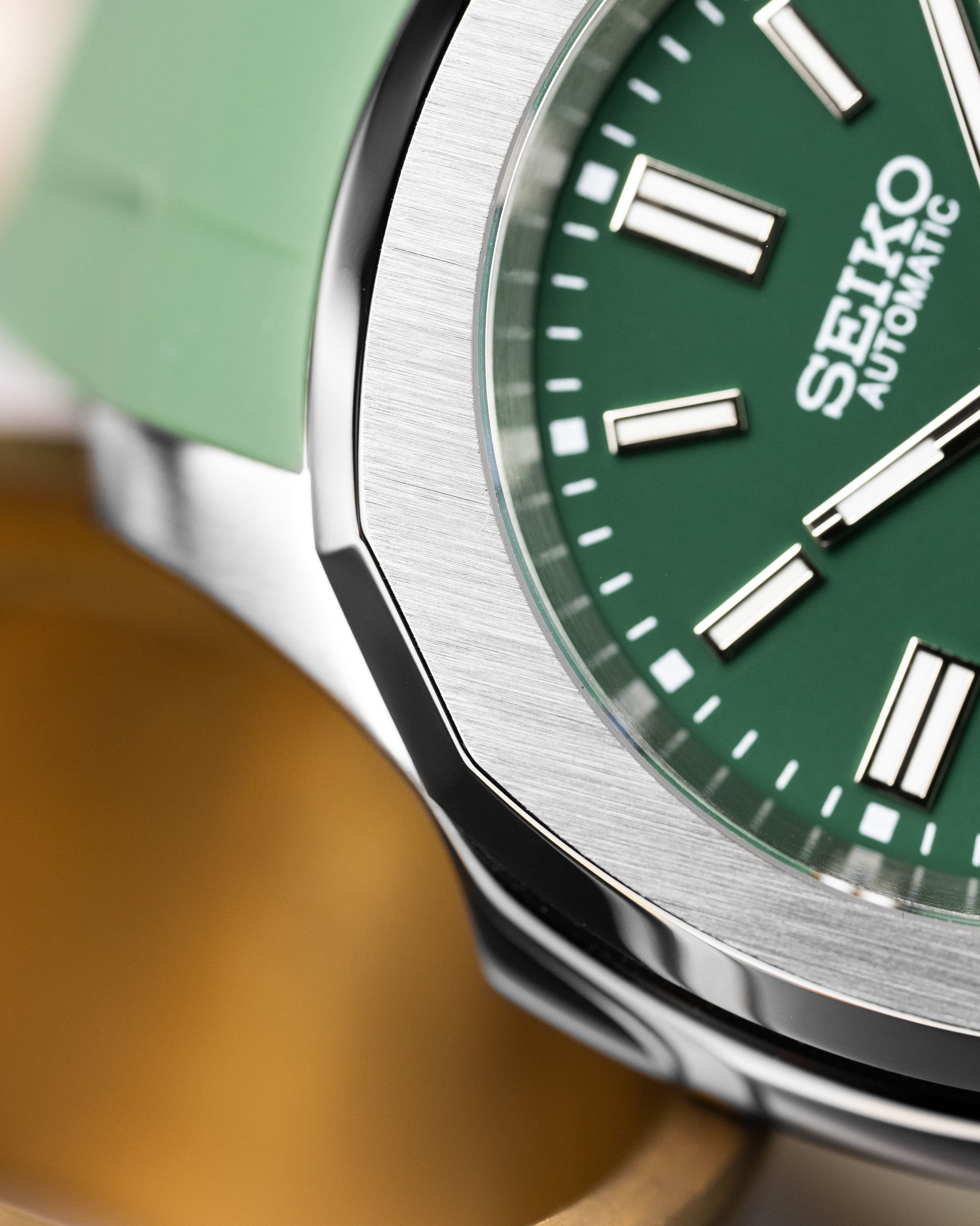Custom Seiko Mod – Nautilus Homage With Green Dial Stainless Steel Case Curved Green Rubber Strap12