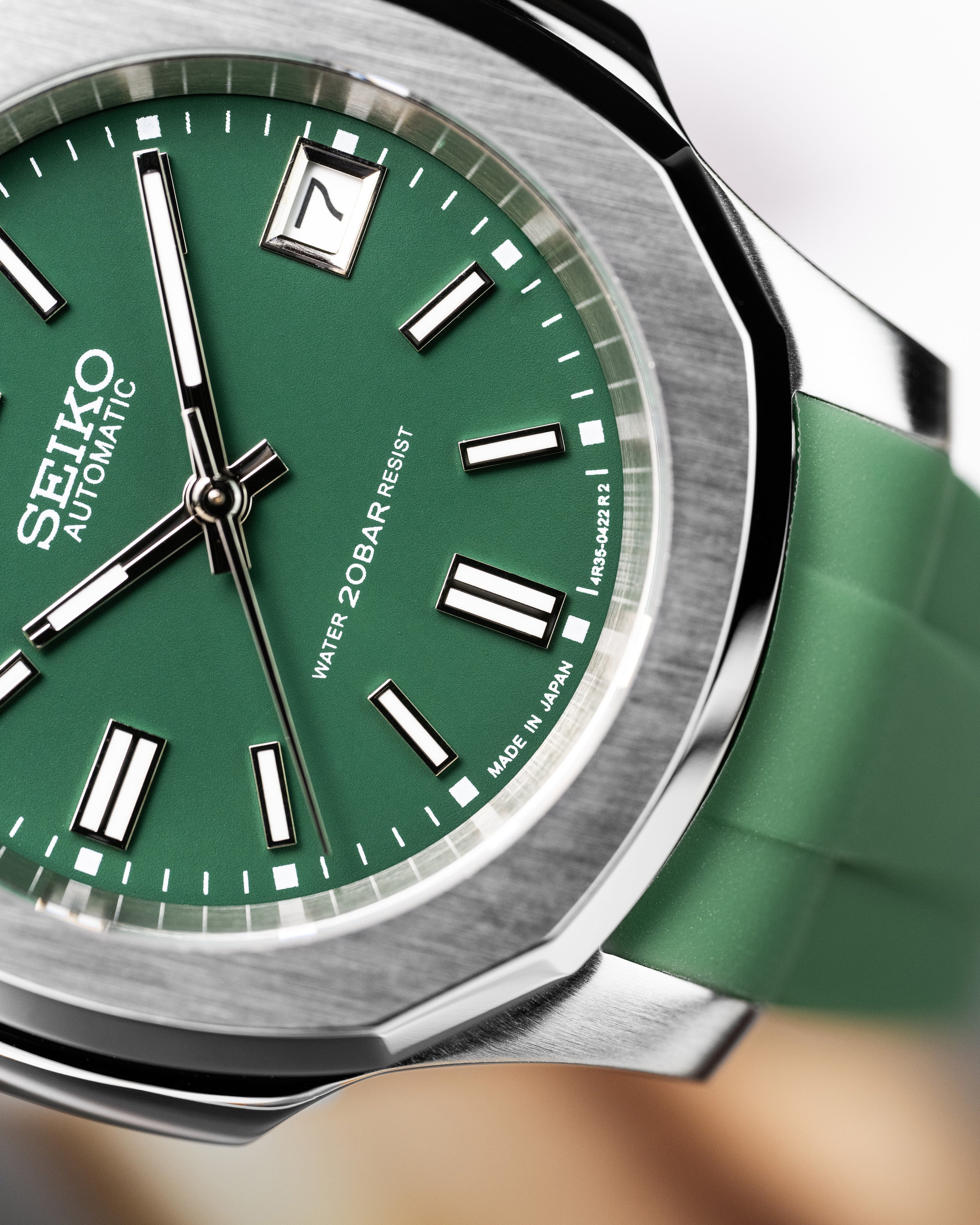 Custom Seiko Mod – Nautilus Homage With Green Dial Stainless Steel Case Curved Green Rubber Strap7