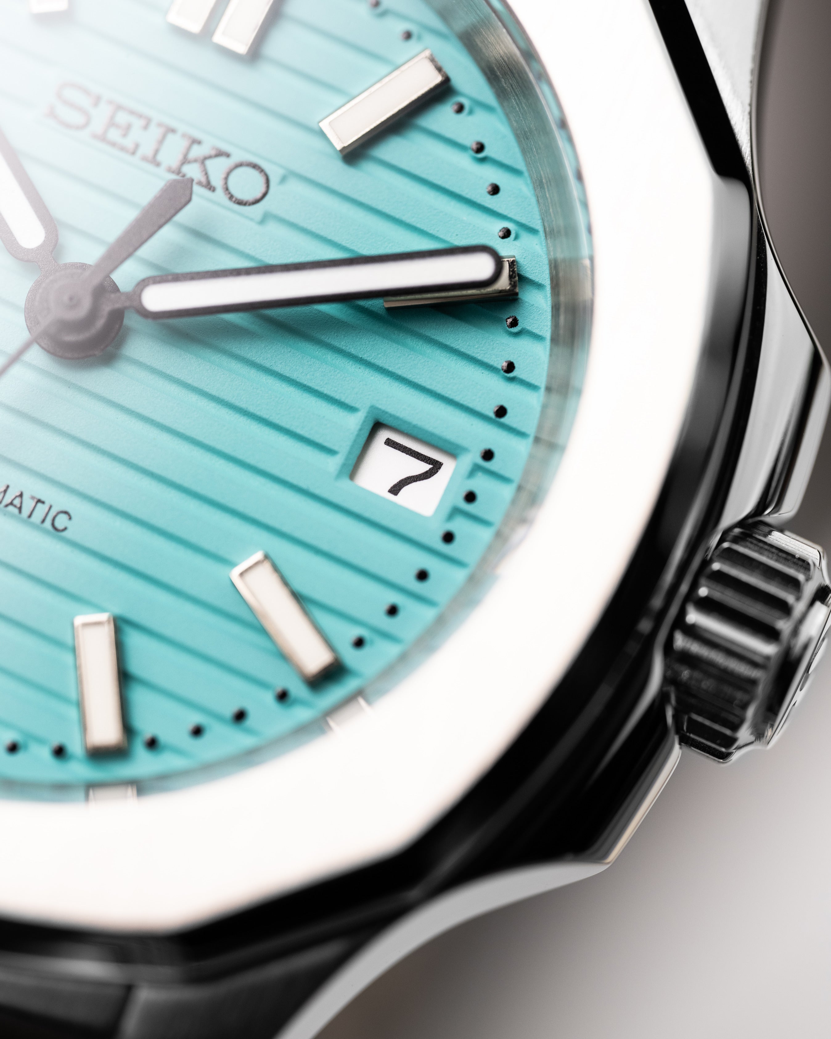Custom Seiko Mod – Nautilus Homage With Tiffany Blue Textured Dial Brushed Stainless Steel Case And Integrated Bracelet12