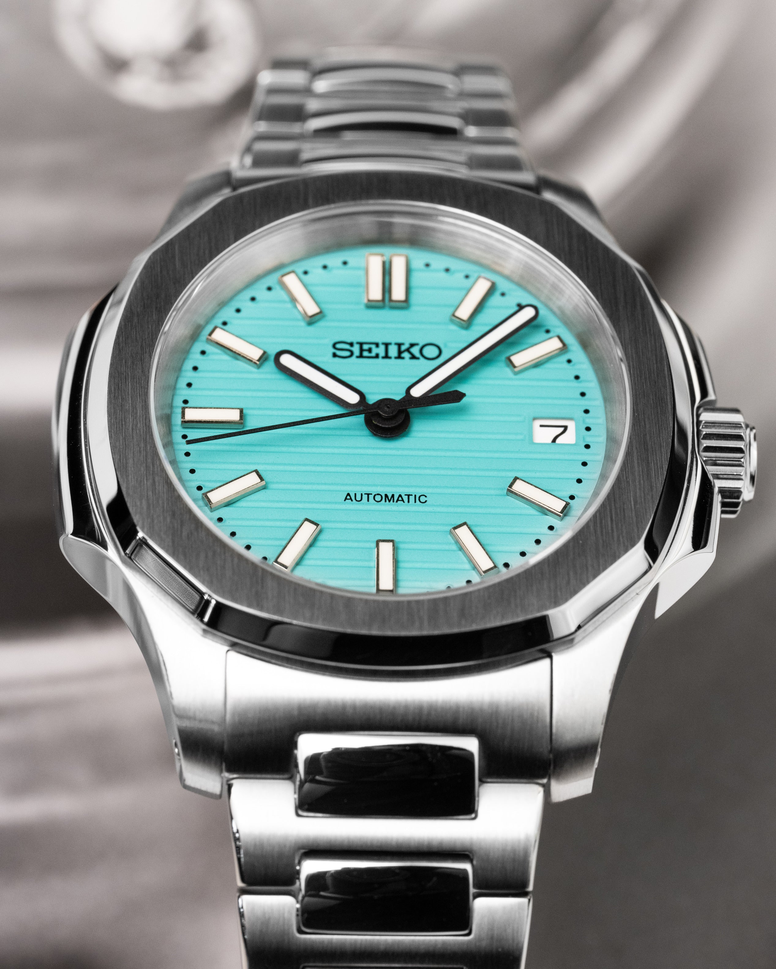 Custom Seiko Mod – Nautilus Homage With Tiffany Blue Textured Dial Brushed Stainless Steel Case And Integrated Bracelet13
