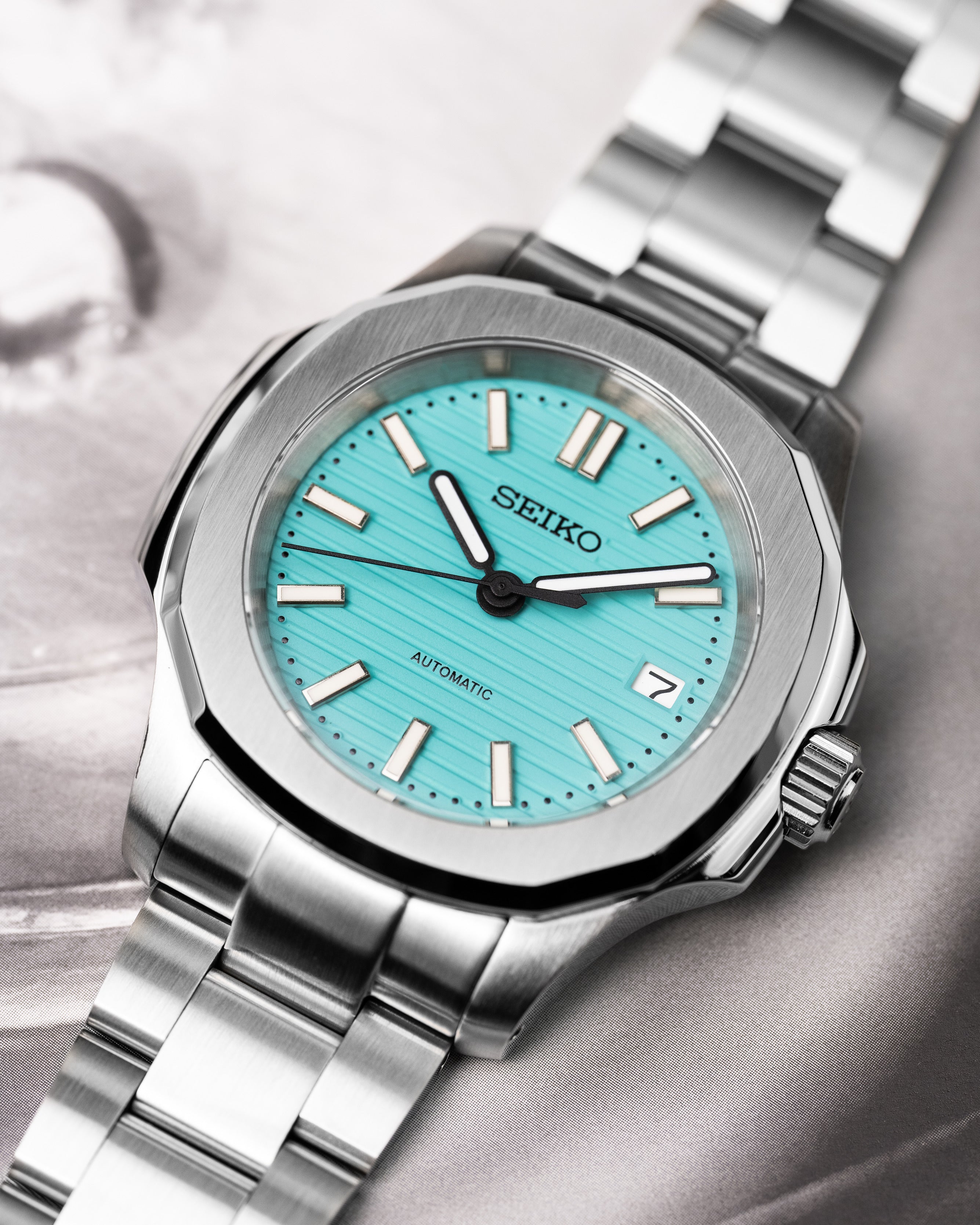 Custom Seiko Mod – Nautilus Homage With Tiffany Blue Textured Dial Brushed Stainless Steel Case And Integrated Bracelet2