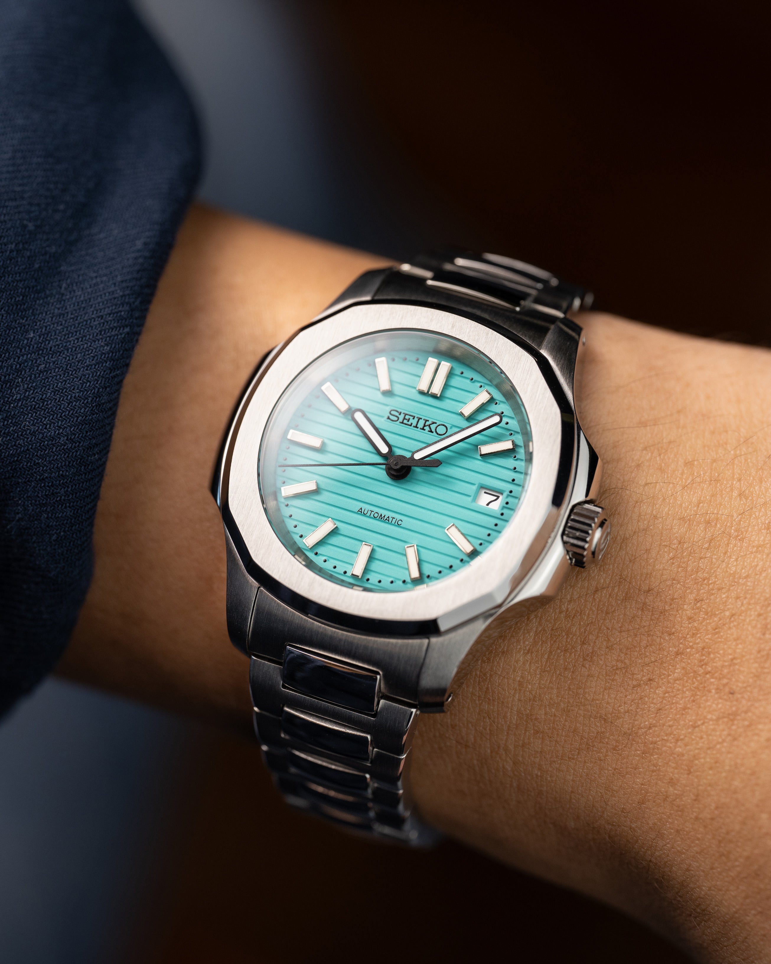 Custom Seiko Mod – Nautilus Homage With Tiffany Blue Textured Dial Brushed Stainless Steel Case And Integrated Bracelet Wearing On Hand1