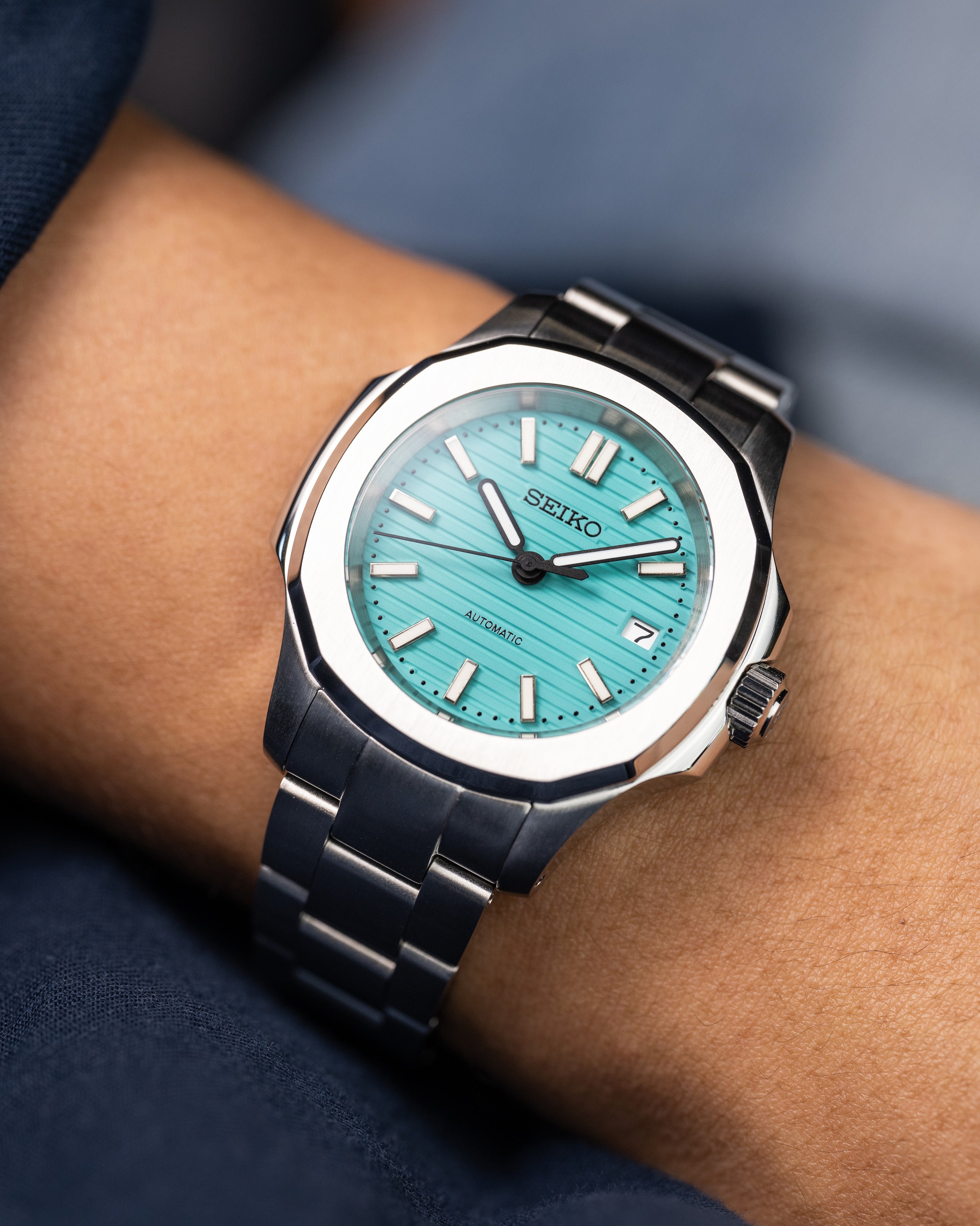 Custom Seiko Mod – Nautilus Homage With Tiffany Blue Textured Dial Brushed Stainless Steel Case And Integrated Bracelet Wearing On Hand4