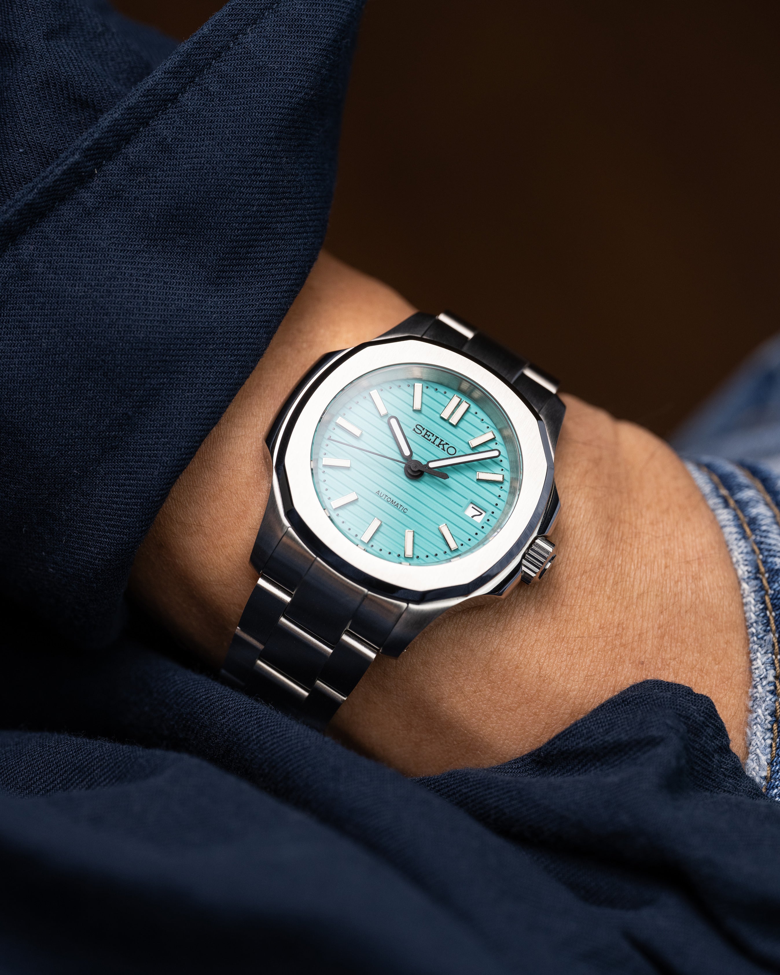 Custom Seiko Mod – Nautilus Homage With Tiffany Blue Textured Dial Brushed Stainless Steel Case And Integrated Bracelet Wearing On Hand5