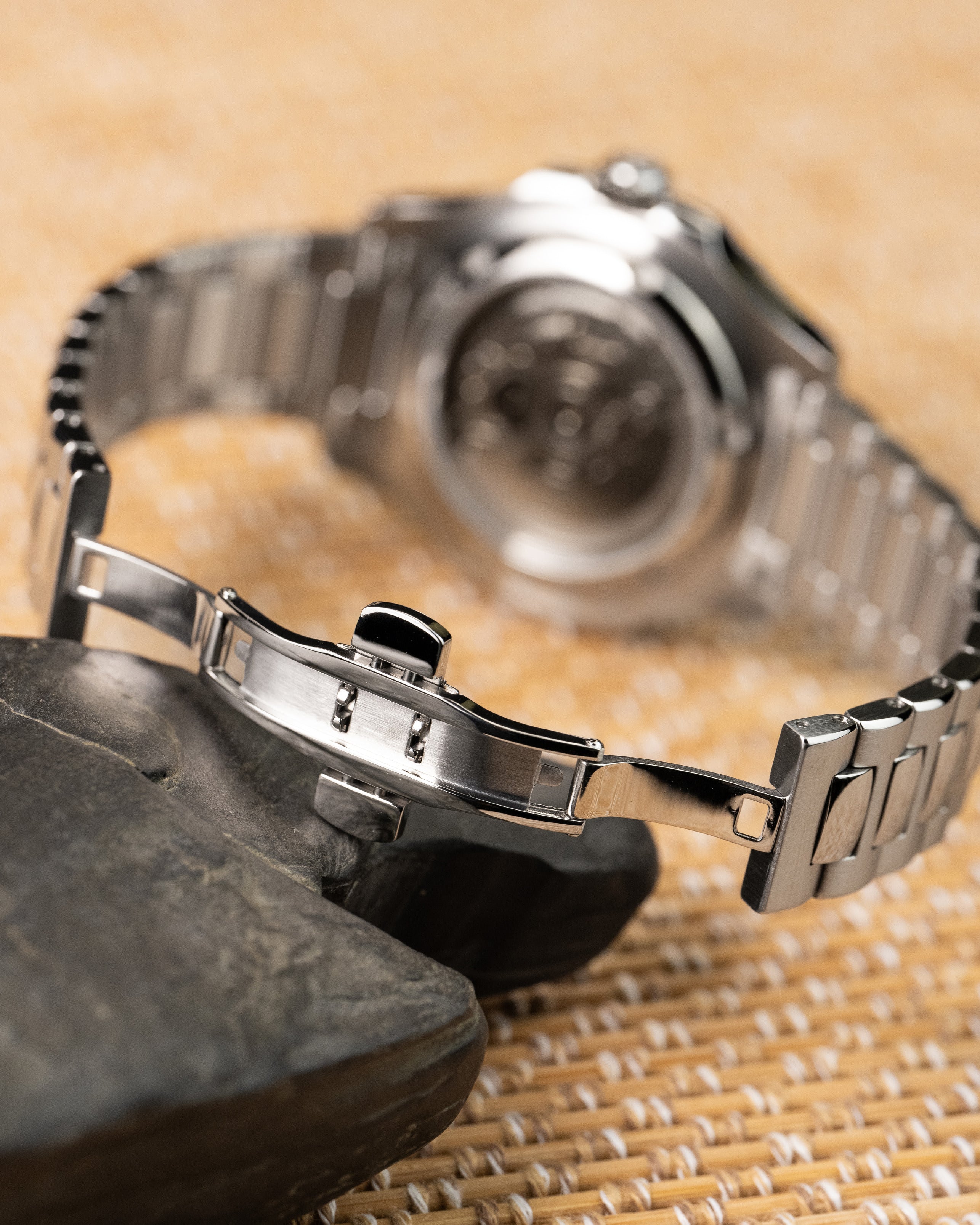 Custom Seiko Mod – Nautilus With Olive Green Textured Dial Stainless Steel Integrated Bracelet And Automatic Movement12
