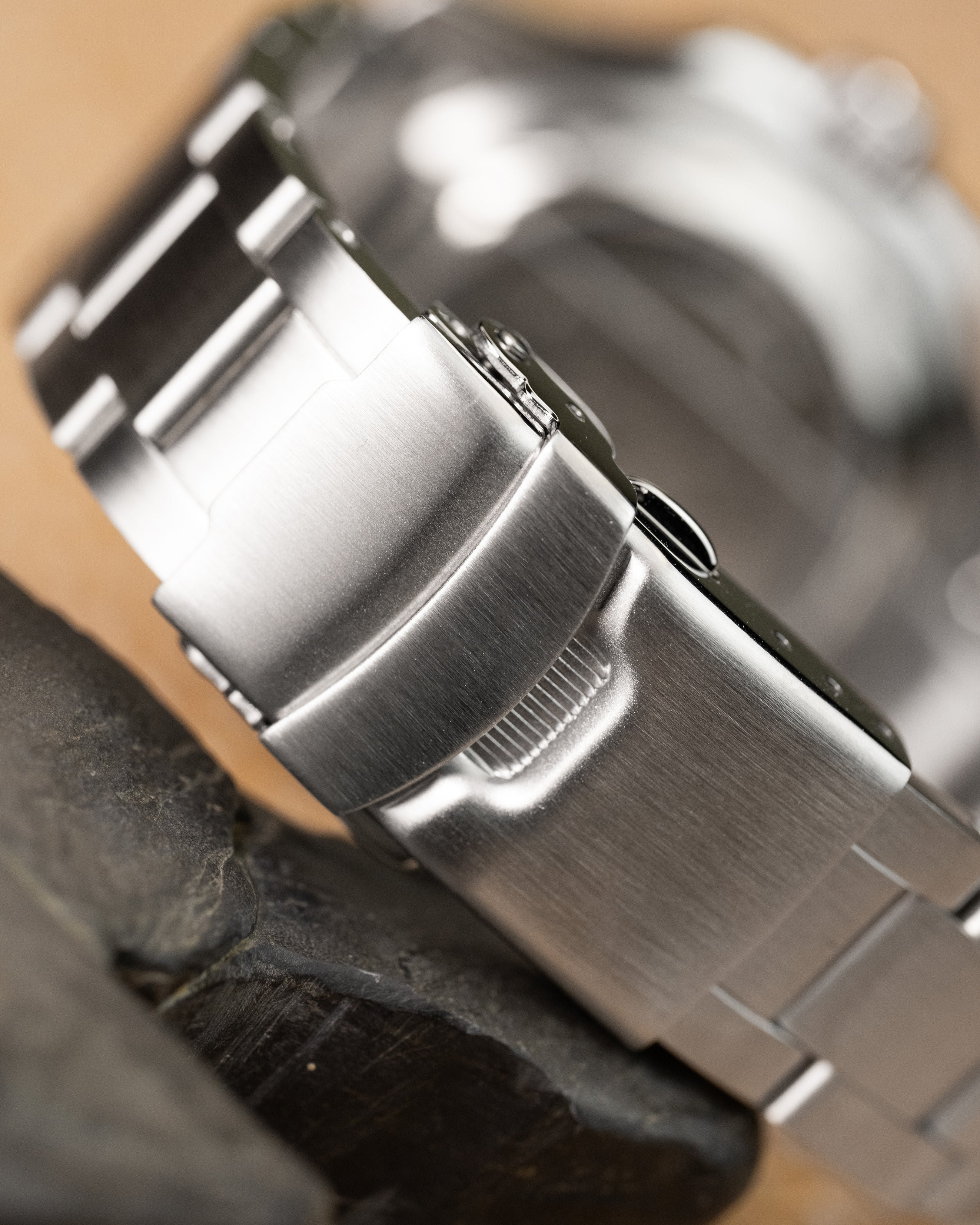 Custom Seiko Mod – Nautilus With Olive Green Textured Dial Stainless Steel Integrated Bracelet And Automatic Movement18