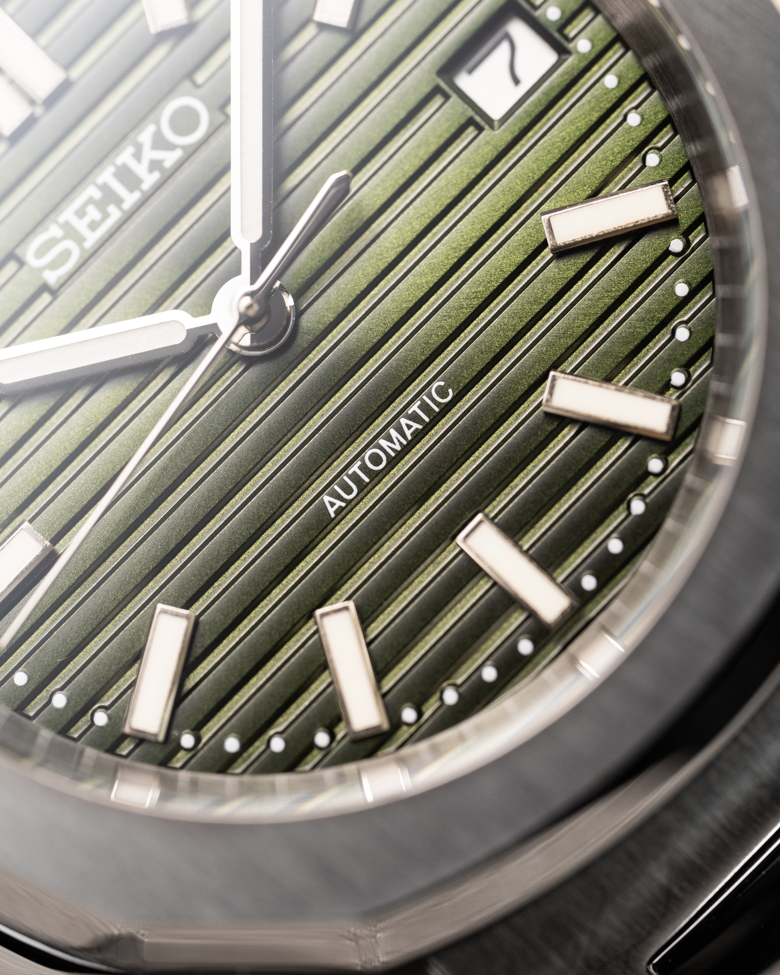 Custom Seiko Mod – Nautilus With Olive Green Textured Dial Stainless Steel Integrated Bracelet And Automatic Movement3