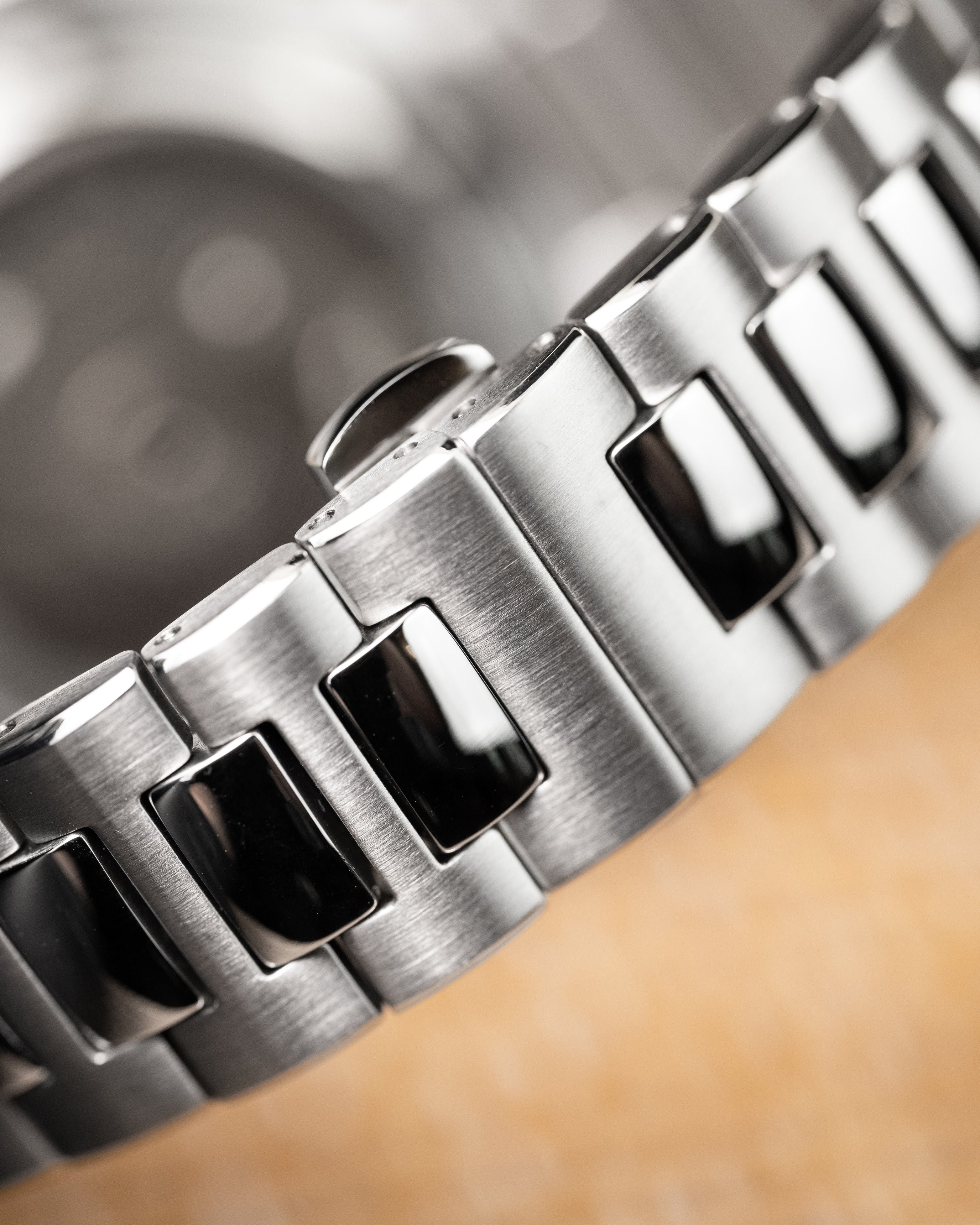 Custom Seiko Mod – Nautilus With Olive Green Textured Dial Stainless Steel Integrated Bracelet And Automatic Movement6