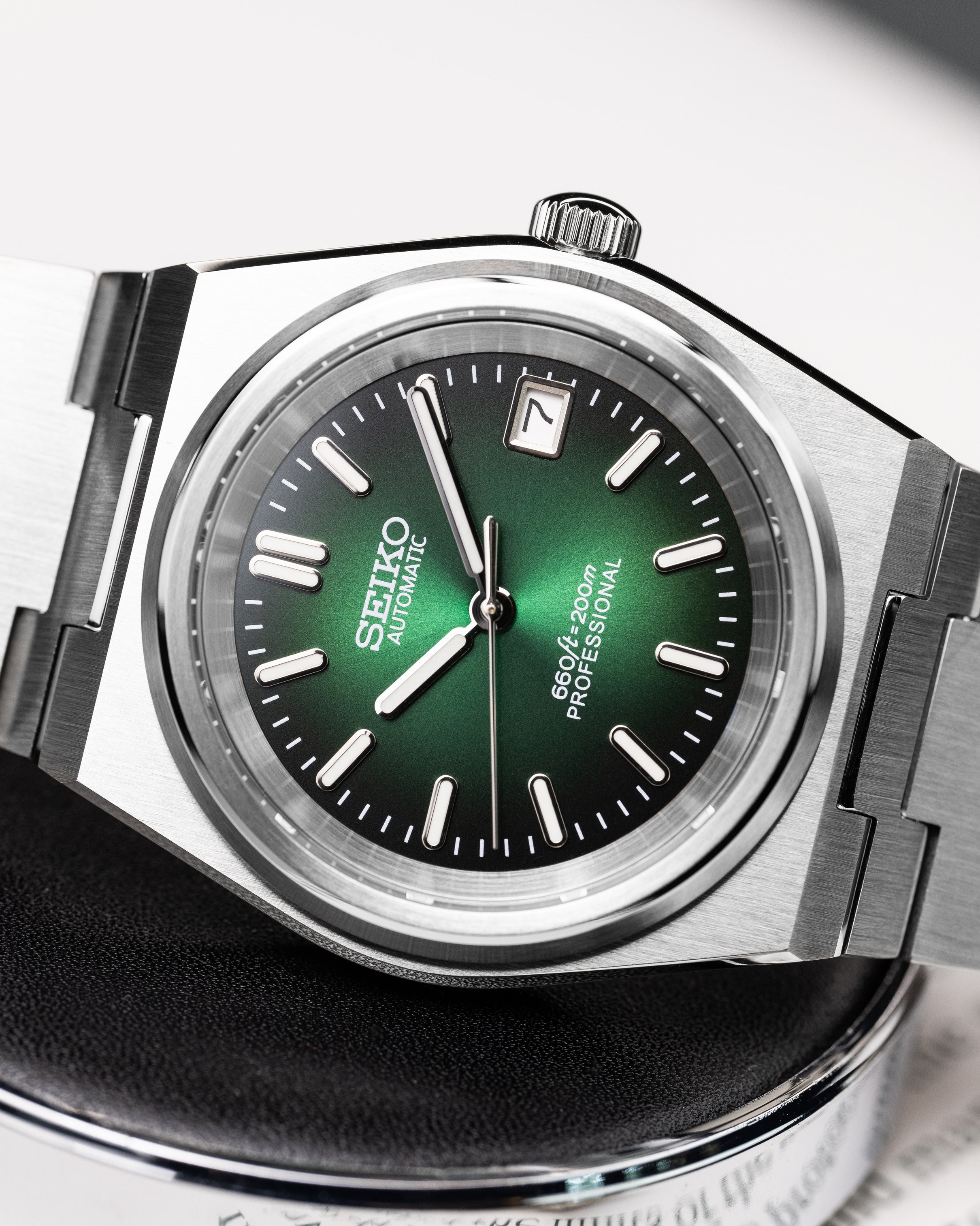 Custom Seiko Mod – PRX With Integrated Stainless Steel Bracelet And Green Sunburst Dial