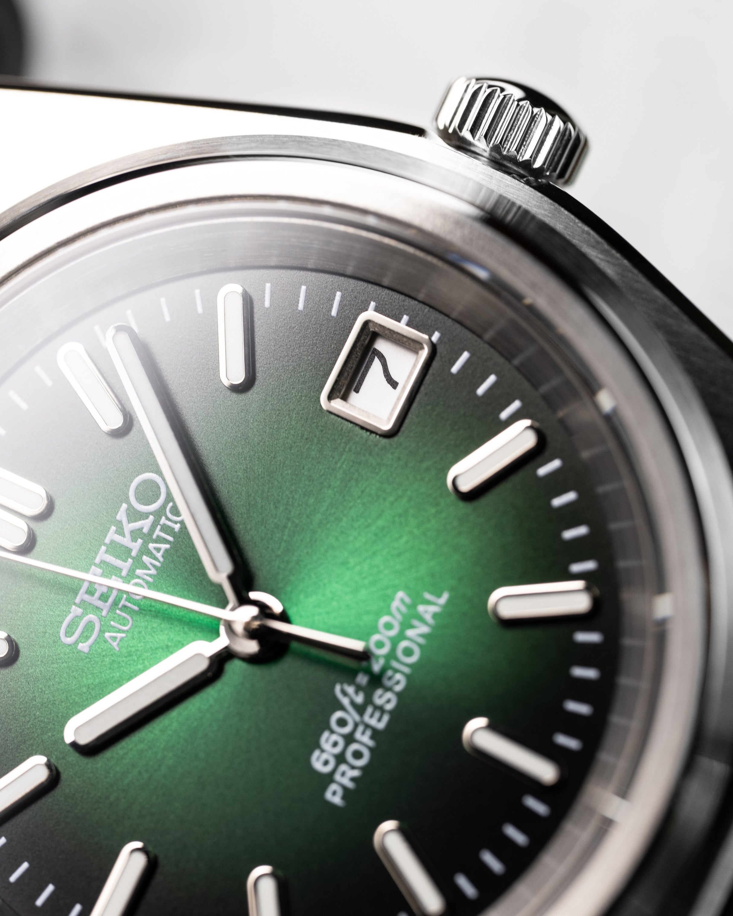 Custom Seiko Mod – PRX With Integrated Stainless Steel Bracelet And Green Sunburst Dial
