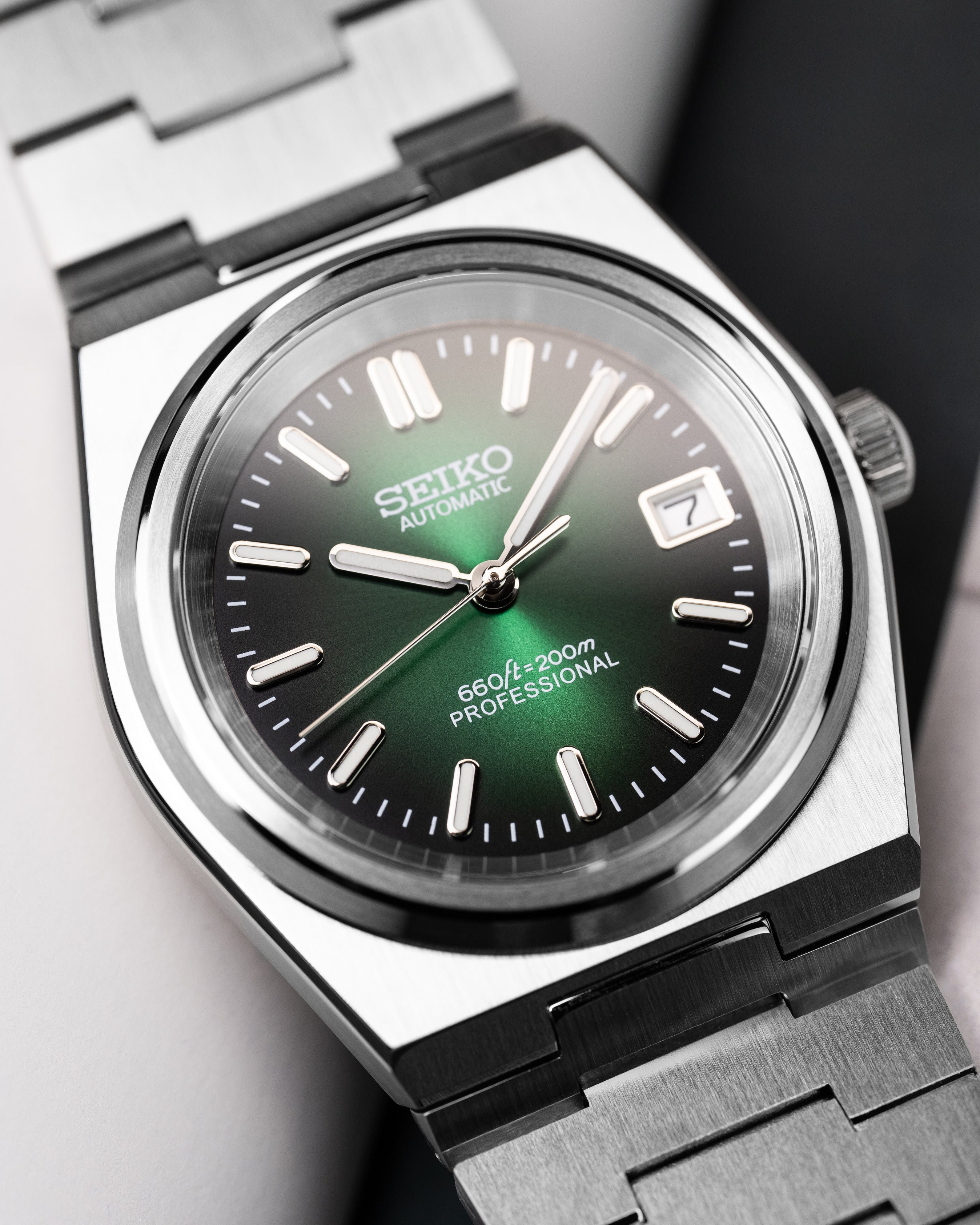 Custom Seiko Mod – PRX With Integrated Stainless Steel Bracelet And Green Sunburst Dial