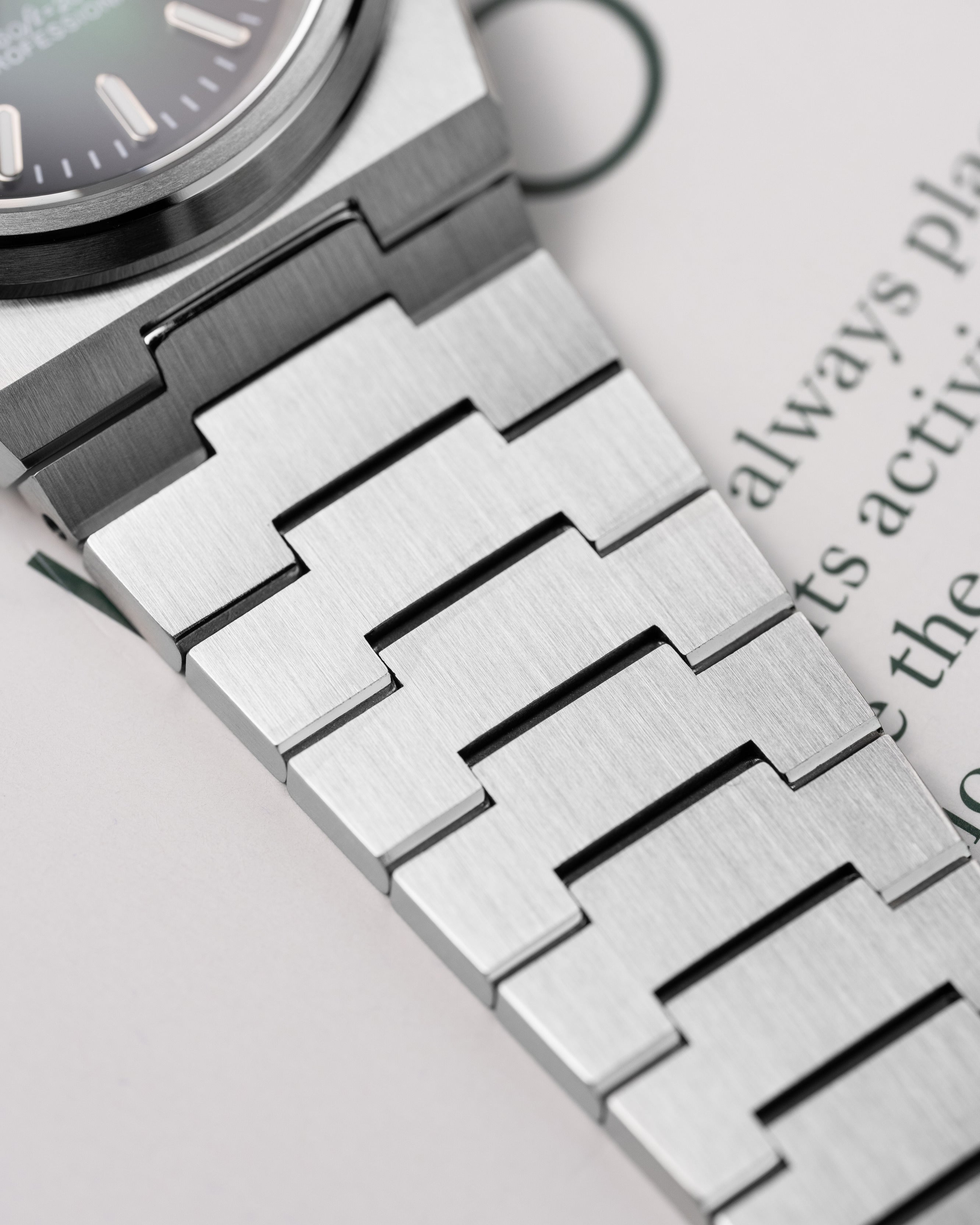 Custom Seiko Mod – PRX With Integrated Stainless Steel Bracelet And Green Sunburst Dial