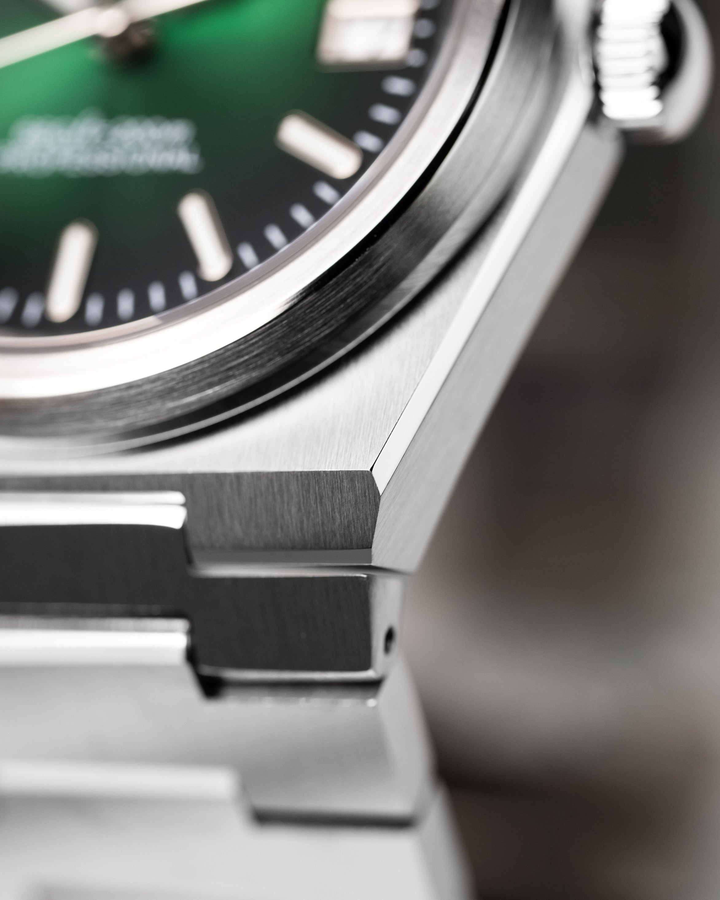 Custom Seiko Mod – PRX With Integrated Stainless Steel Bracelet And Green Sunburst Dial
