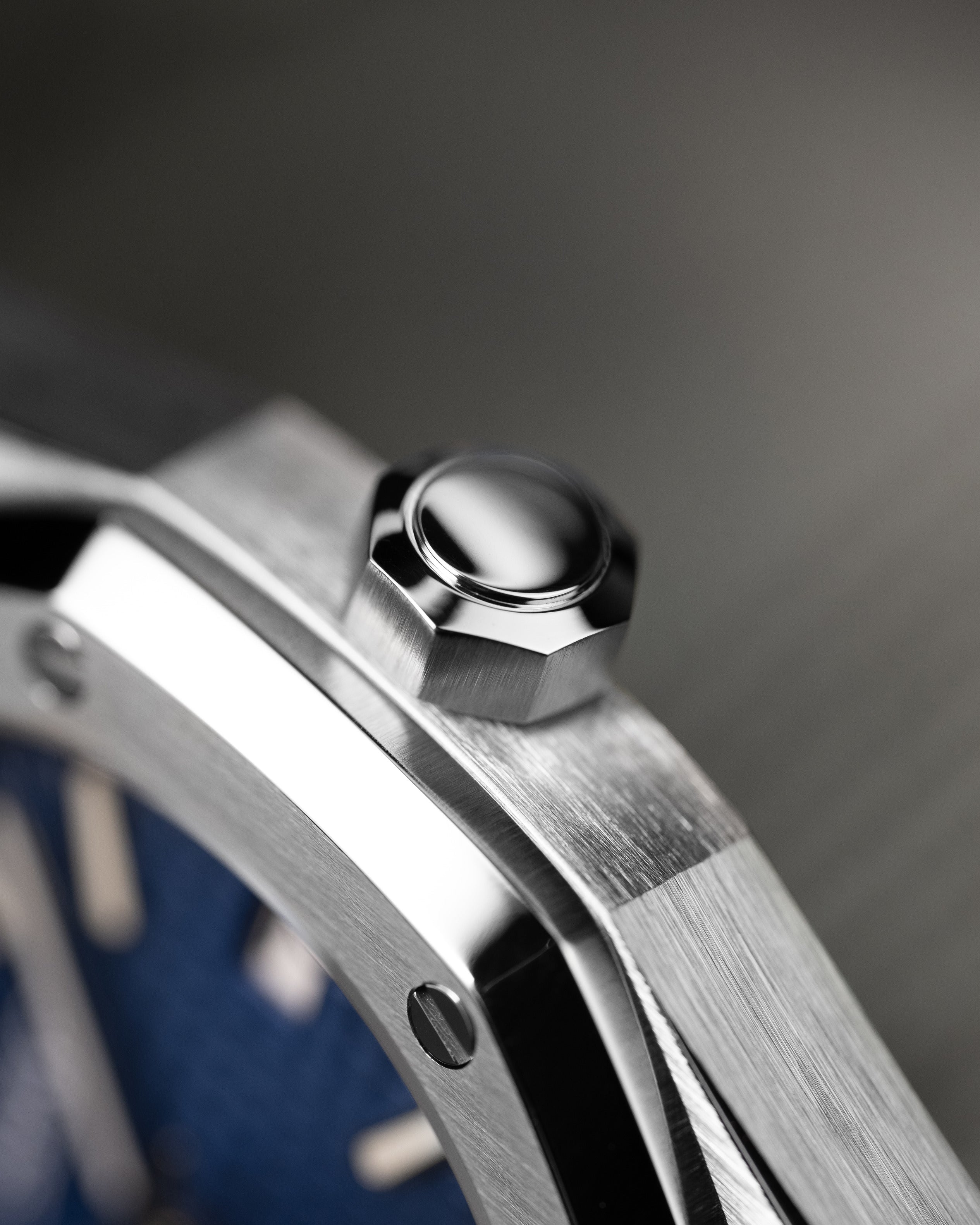 Custom Seiko Mod – Royal Oak Ap Homage With Brushed Stainless Steel Integrated Bracelet Blue Waffle-Textured Tapisserie Dial And Octagonal Bezel11