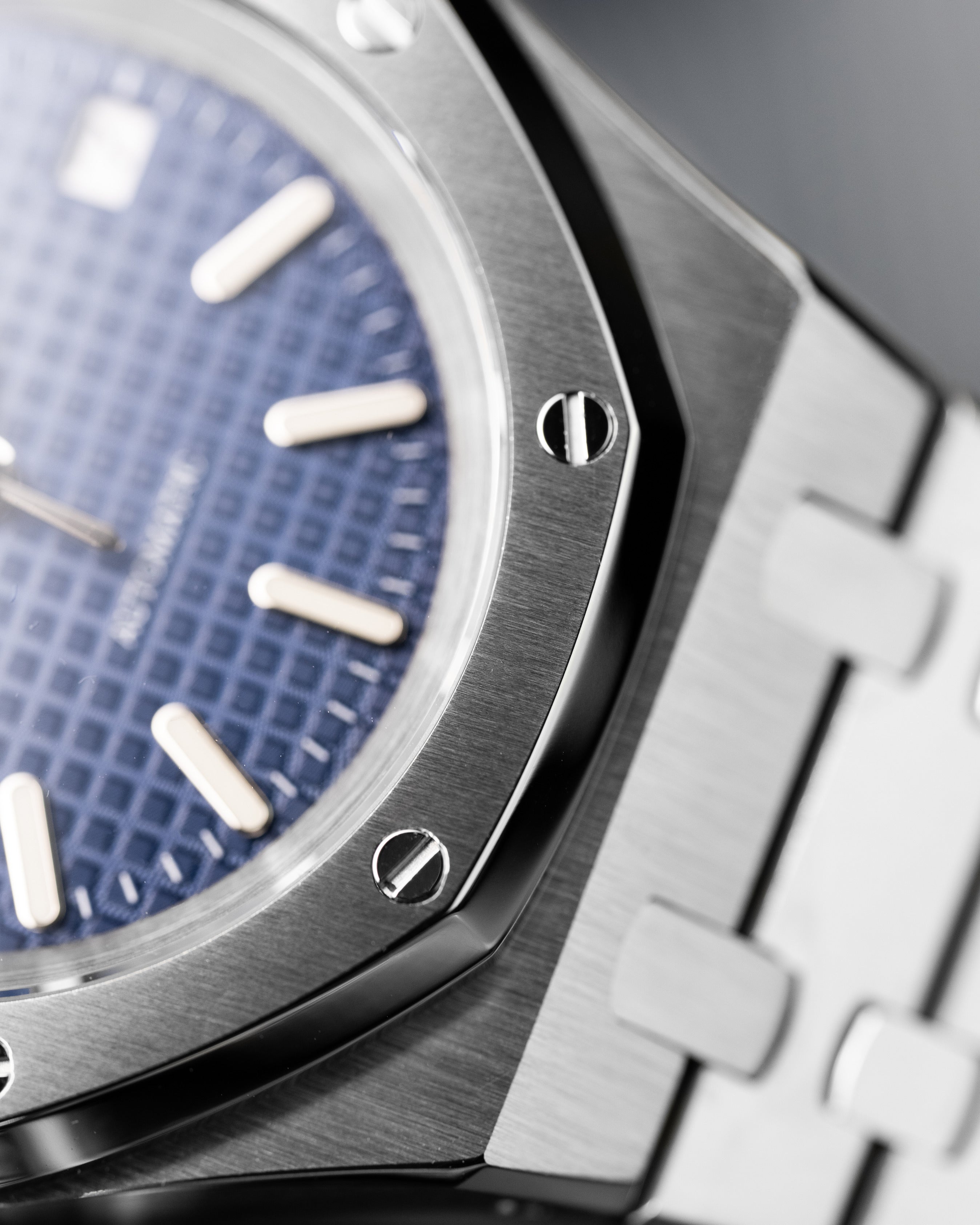 Custom Seiko Mod – Royal Oak Ap Homage With Brushed Stainless Steel Integrated Bracelet Blue Waffle-Textured Tapisserie Dial And Octagonal Bezel1