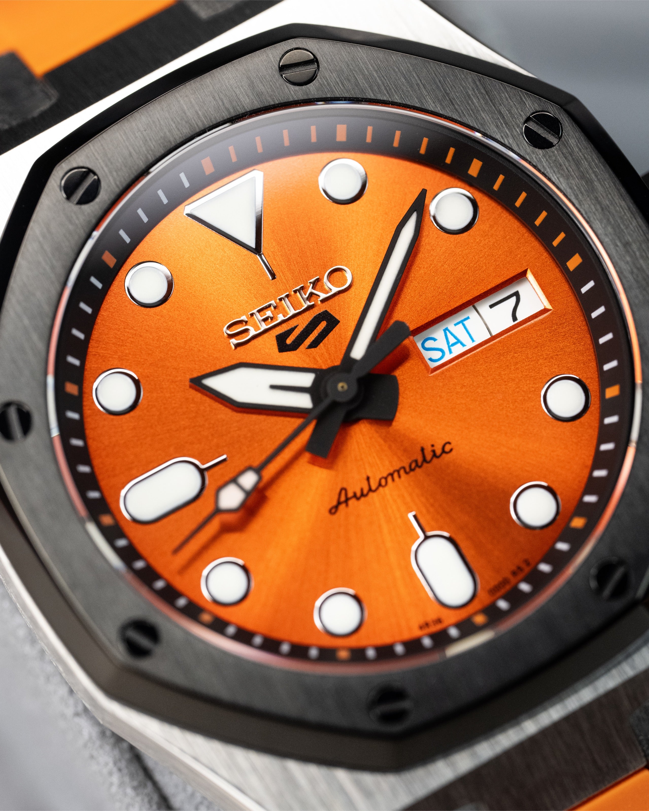 Custom Seiko Mod – Royal Oak Ap With Bold Orange Sunburst Dial Black Octagonal Bezel And Matching Orange Rubber Strap3