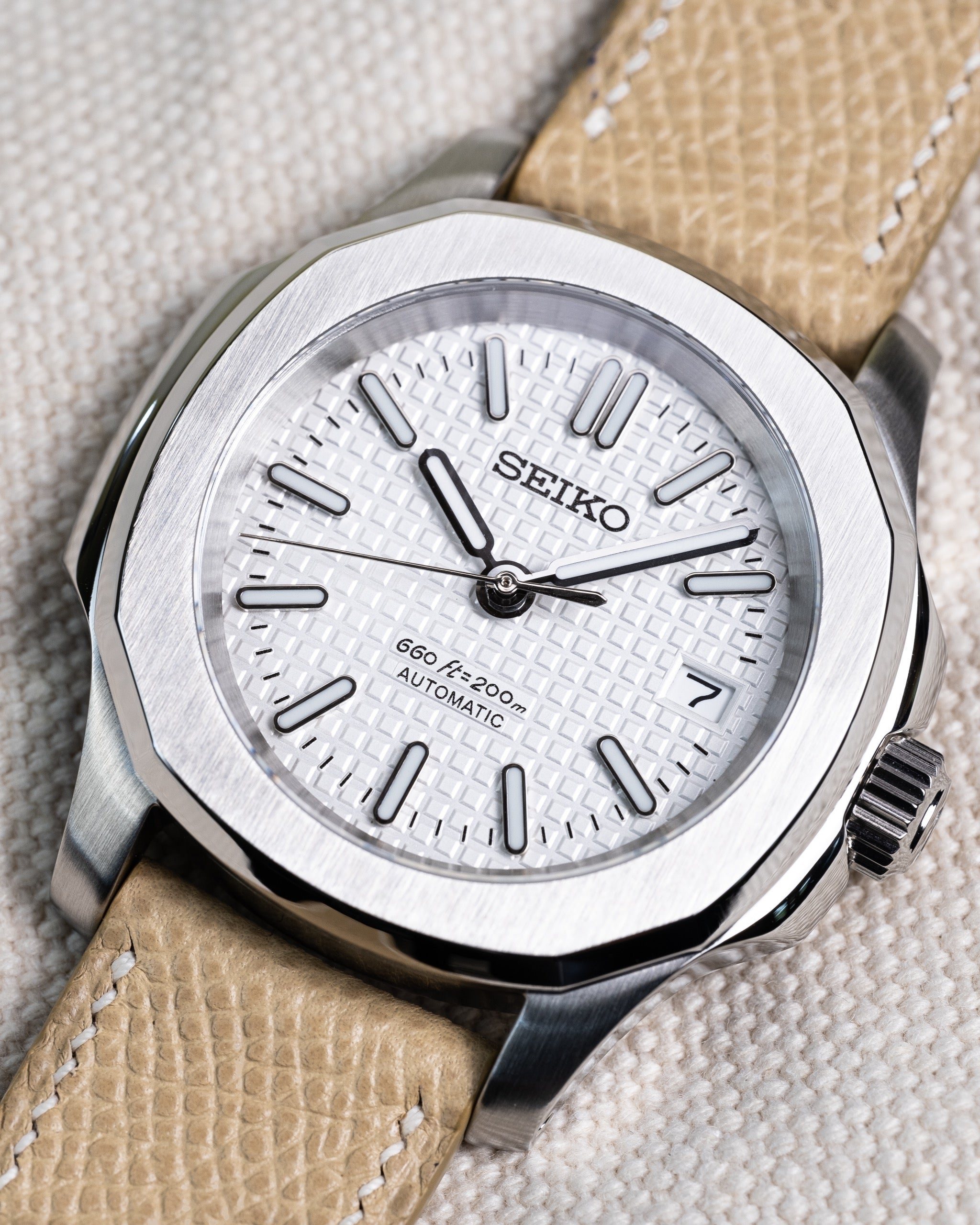 Custom Seiko Mod – Seikonaut Nautilus Case With White Waffle Dial And Beige Leather Strap5