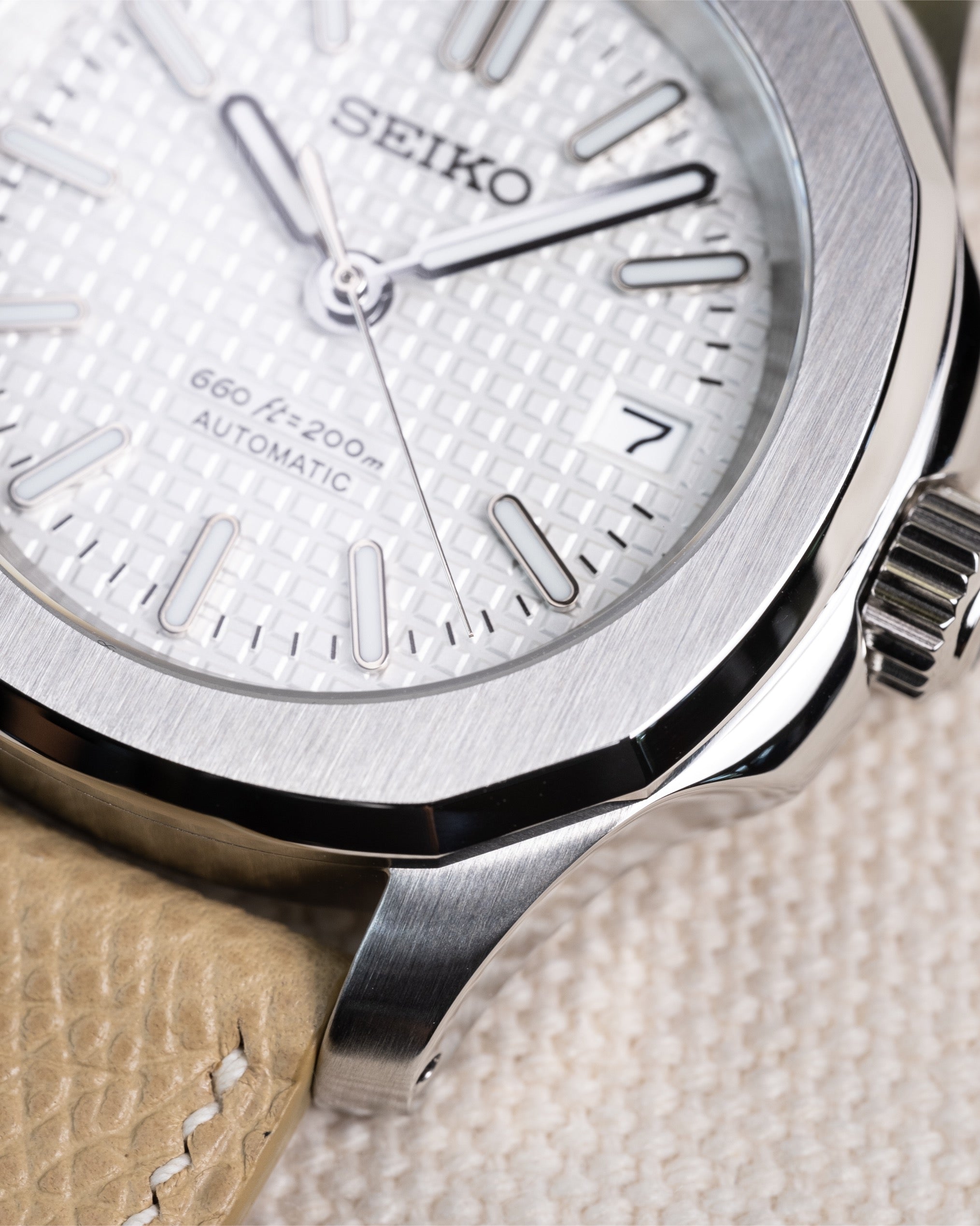 Custom Seiko Mod – Seikonaut Nautilus Case With White Waffle Dial And Beige Leather Strap6
