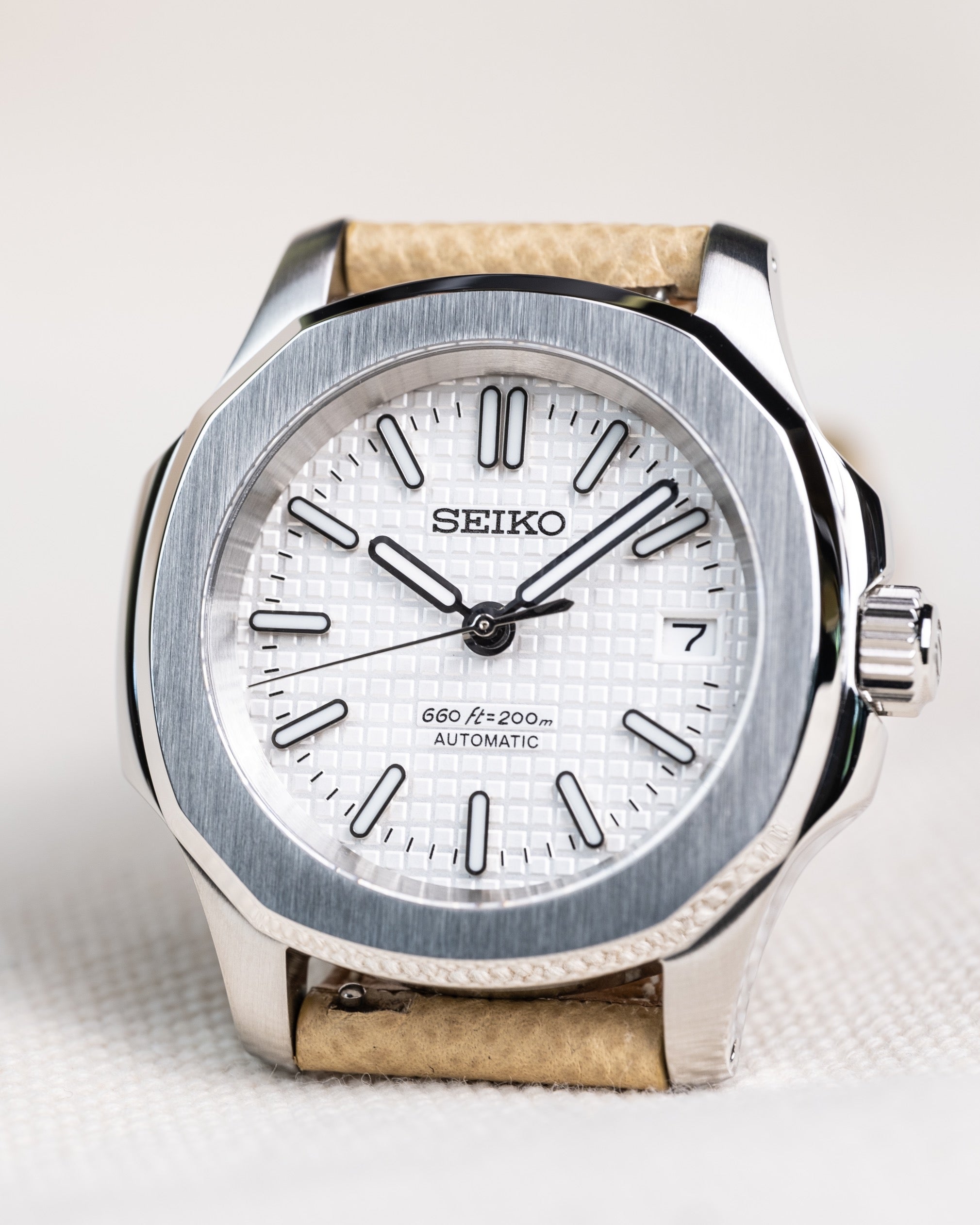 Custom Seiko Mod – Seikonaut Nautilus Case With White Waffle Dial And Beige Leather Strap8