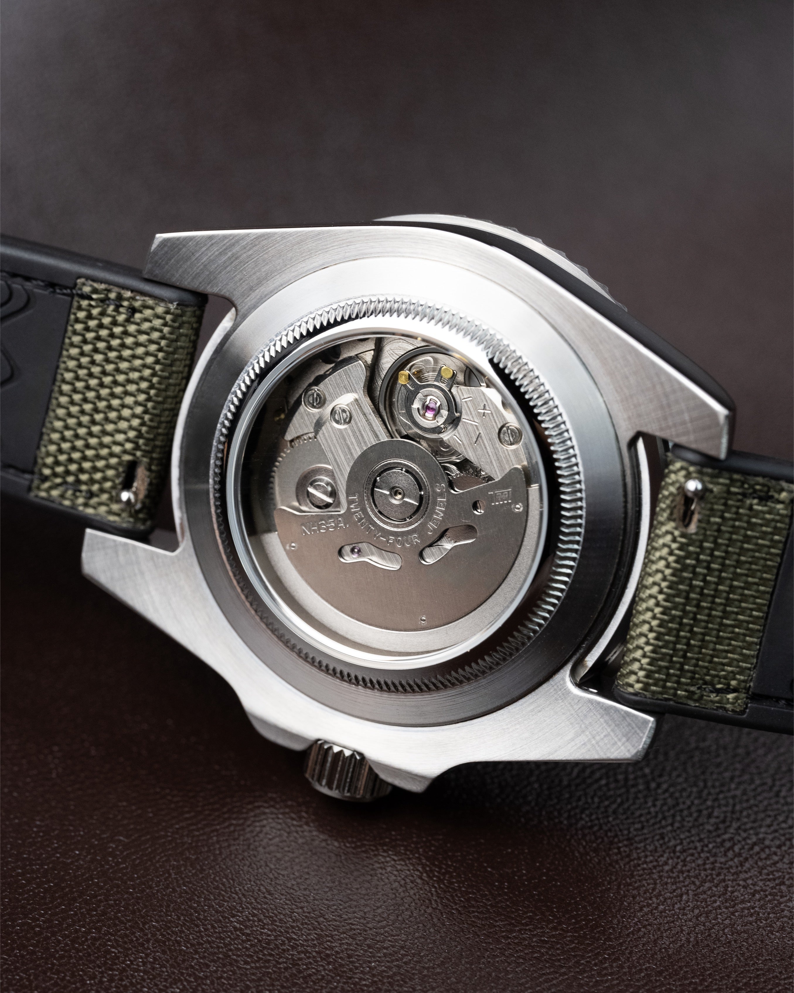 Custom Seiko Mod – Submariner Birch Textured White Dial Neon Green Bezel Olive Canvas Strap Green Seconds Hand12