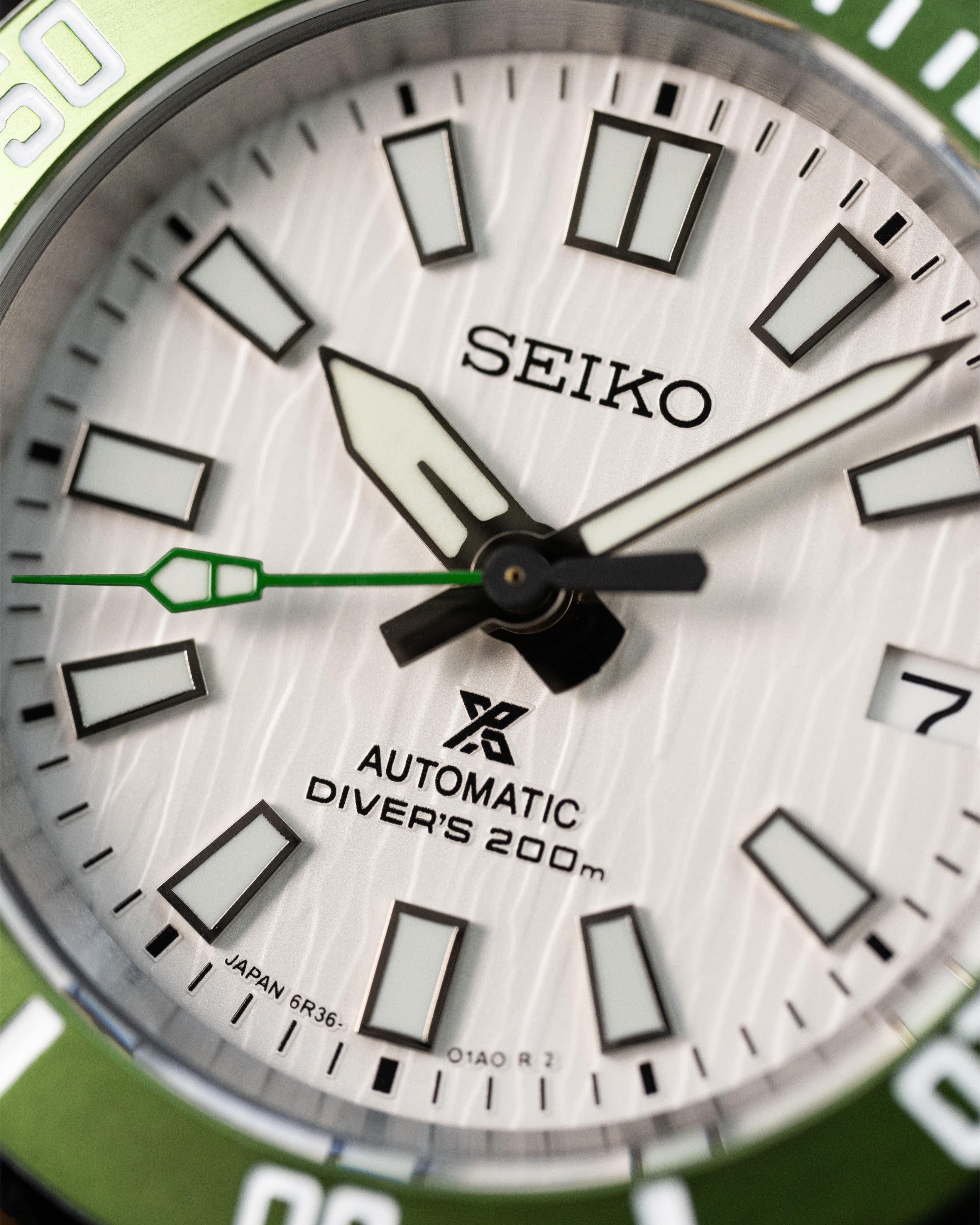 Custom Seiko Mod – Submariner Birch Textured White Dial Neon Green Bezel Olive Canvas Strap Green Seconds Hand6