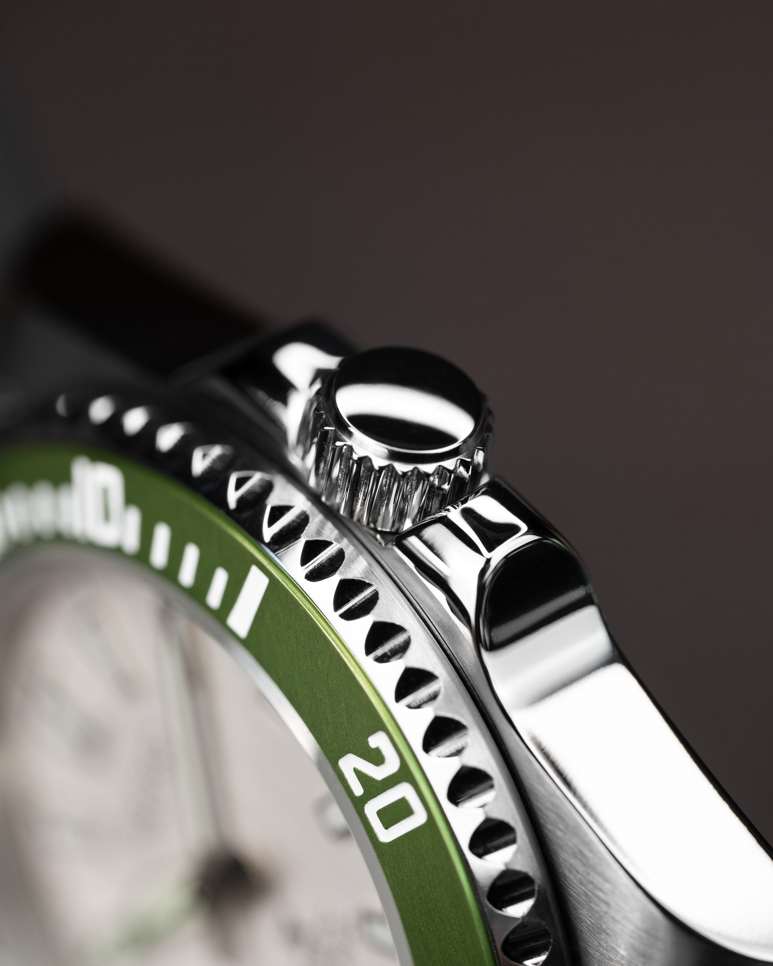 Custom Seiko Mod – Submariner Birch Textured White Dial Neon Green Bezel Olive Canvas Strap Green Seconds Hand7
