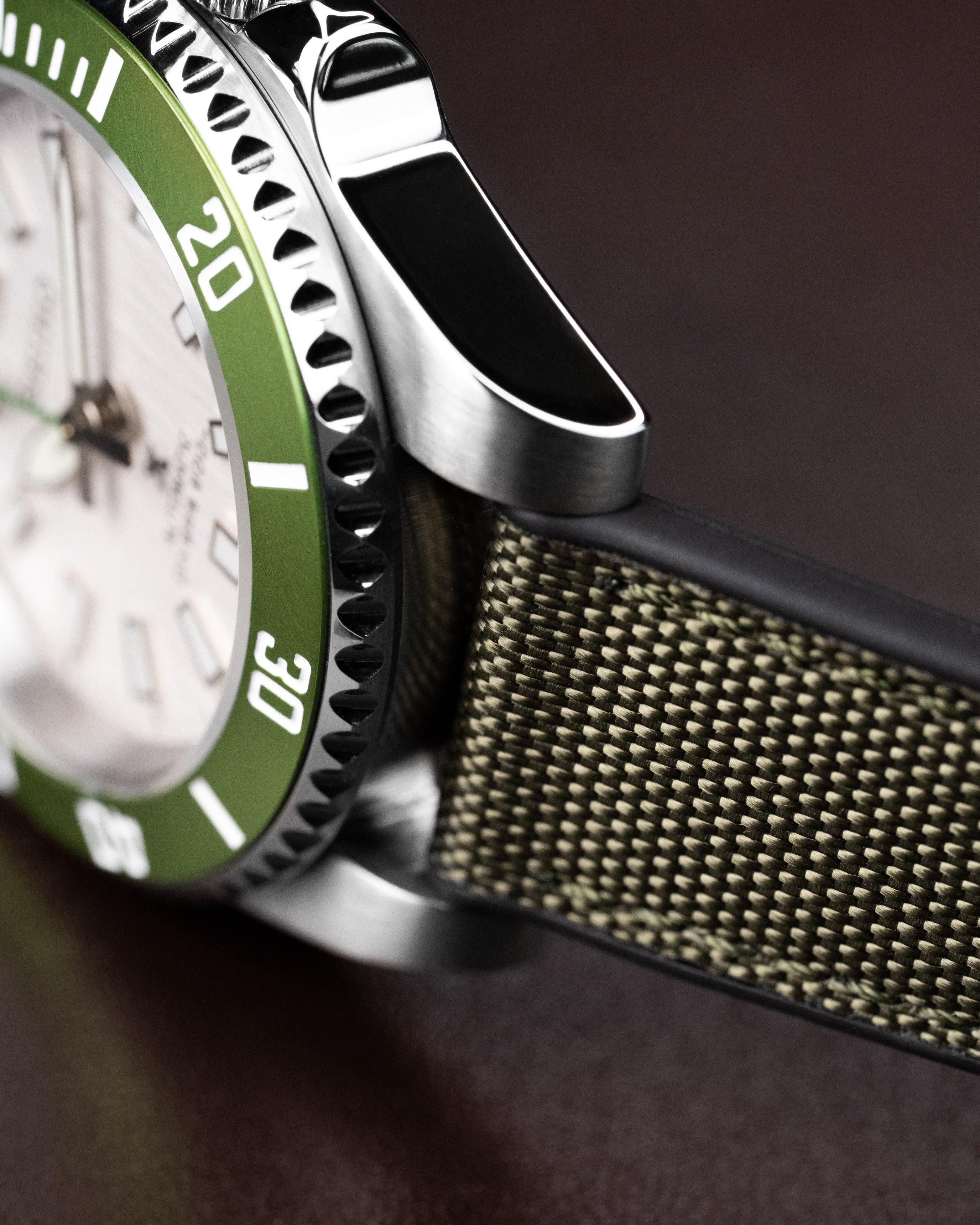 Custom Seiko Mod – Submariner Birch Textured White Dial Neon Green Bezel Olive Canvas Strap Green Seconds Hand8