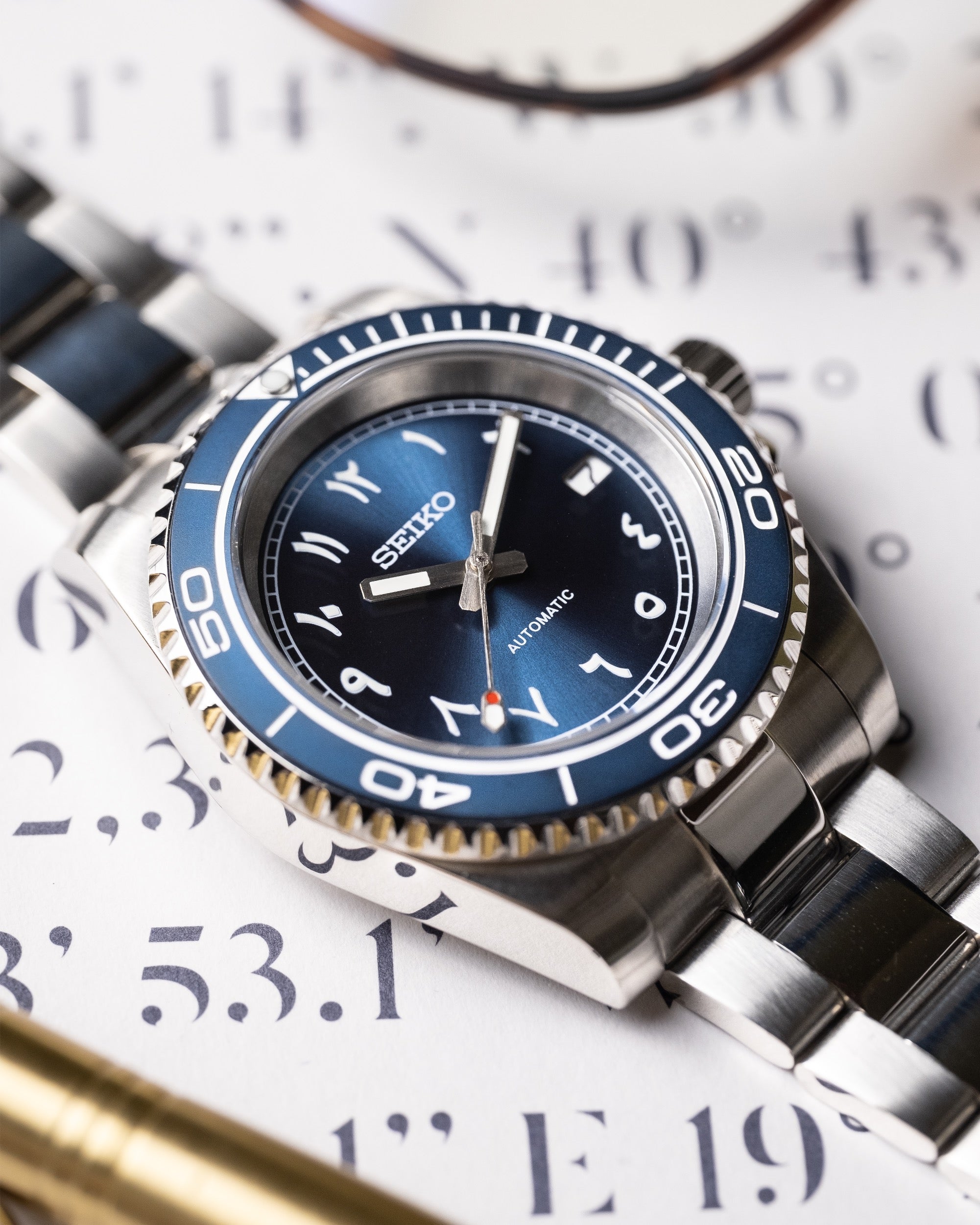 Custom Seiko Mod – Submariner Diver With Arabic Numerals Sunburst Blue Dial Stainless Steel Bracelet3
